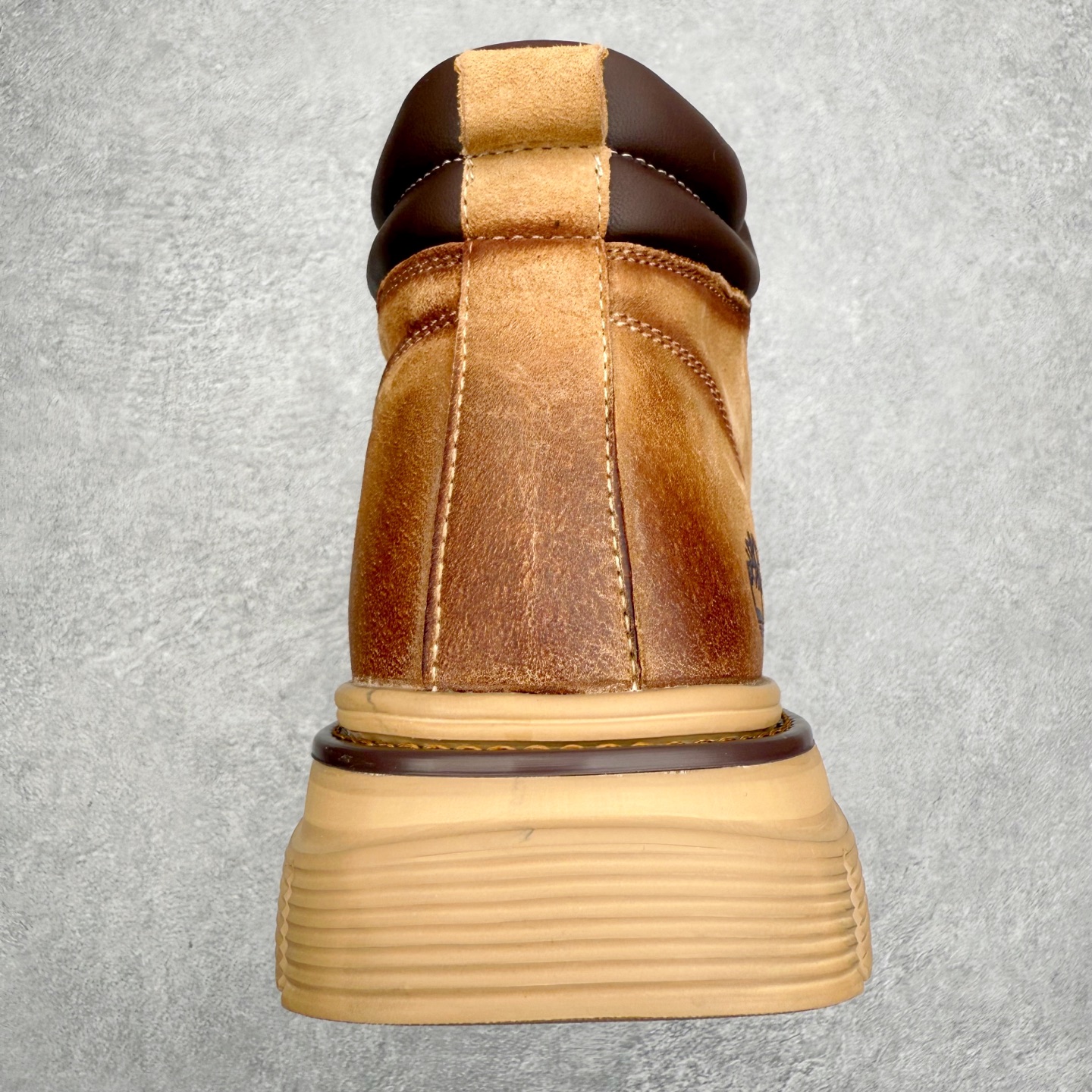 图片[8]-Timberland添柏岚/天伯伦 秋冬新品（毛绒内里🔥保暖锁热）秋冬必备户外休闲大黄靴系列#广东大厂品质 原盒原包装 时尚潮流搭配 面料采用意大利🇮🇹顶级磨砂细纹牛皮 轻质大底 搭配防臭防腐真皮乳胶鞋垫 大底到五金都是代工厂原材料制作 同原版固特异永不开胶工艺 好货不杀猪 首单质量严格把控 全网独家首发 品质毋庸置疑 全套官网统一包装 给您完美的穿着体验 质量考究耐穿 型男必备 专治不帅 高品质脚感一流 今年冬季防寒户外专用 日常随意搭配 尺码：38-44（皮鞋码）-选品中心