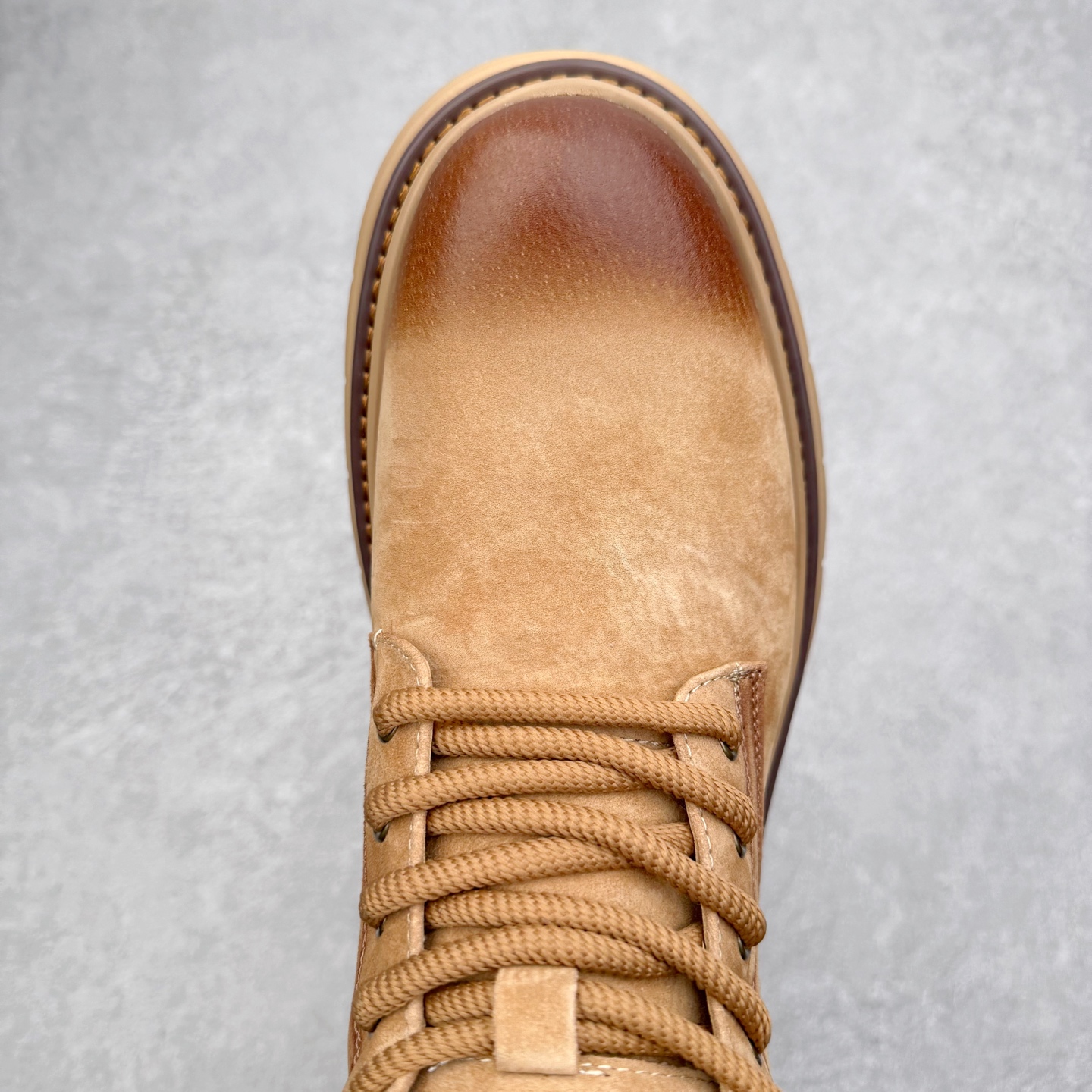 图片[4]-Timberland添柏岚/天伯伦 秋冬新品（毛绒内里🔥保暖锁热）秋冬必备户外休闲大黄靴系列#广东大厂品质 原盒原包装 时尚潮流搭配 面料采用意大利🇮🇹顶级磨砂细纹牛皮 轻质大底 搭配防臭防腐真皮乳胶鞋垫 大底到五金都是代工厂原材料制作 同原版固特异永不开胶工艺 好货不杀猪 首单质量严格把控 全网独家首发 品质毋庸置疑 全套官网统一包装 给您完美的穿着体验 质量考究耐穿 型男必备 专治不帅 高品质脚感一流 今年冬季防寒户外专用 日常随意搭配 尺码：38-44（皮鞋码）-选品中心