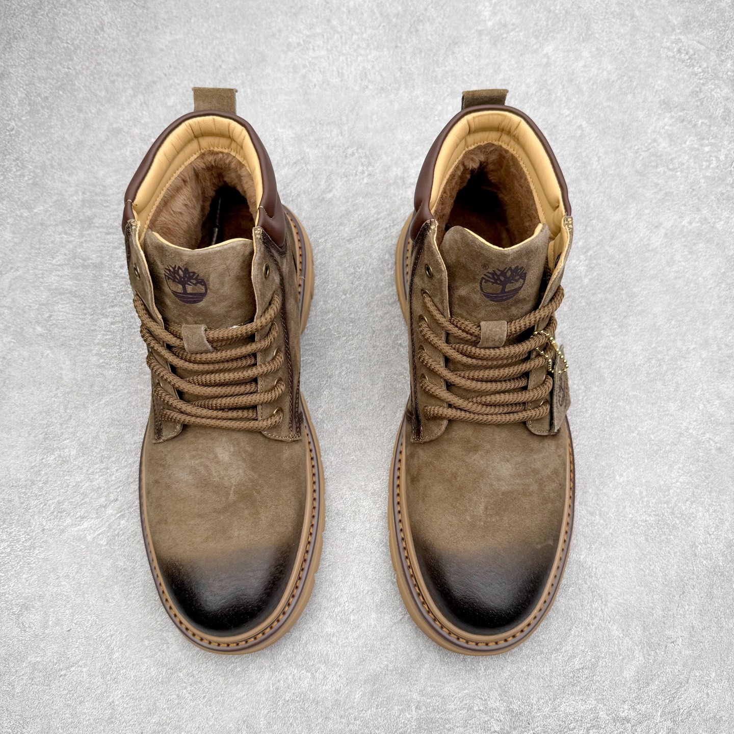 图片[2]-Timberland添柏岚/天伯伦 秋冬新品（毛绒内里🔥保暖锁热）秋冬必备户外休闲大黄靴系列#广东大厂品质 原盒原包装 时尚潮流搭配 面料采用意大利🇮🇹顶级磨砂细纹牛皮 轻质大底 搭配防臭防腐真皮乳胶鞋垫 大底到五金都是代工厂原材料制作 同原版固特异永不开胶工艺 好货不杀猪 首单质量严格把控 全网独家首发 品质毋庸置疑 全套官网统一包装 给您完美的穿着体验 质量考究耐穿 型男必备 专治不帅 高品质脚感一流 今年冬季防寒户外专用 日常随意搭配 尺码：38-44（皮鞋码）-选品中心