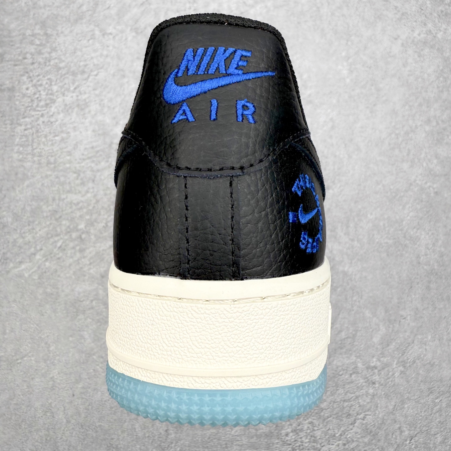 图片[8]-＃福利特价 NK Air Force 1´07 Low 空军一号低帮百搭休闲运动板鞋 柔软、弹性十足的缓震性能和出色的中底设计 横跨复古与现代的外型结合 造就出风靡全球 三十多年的Force 1 直到今天还深受青睐 尺码：36 36.5 37.5 38 38.5 39 40 40.5 41 42 42.5 43 44 44.5 45-选品中心