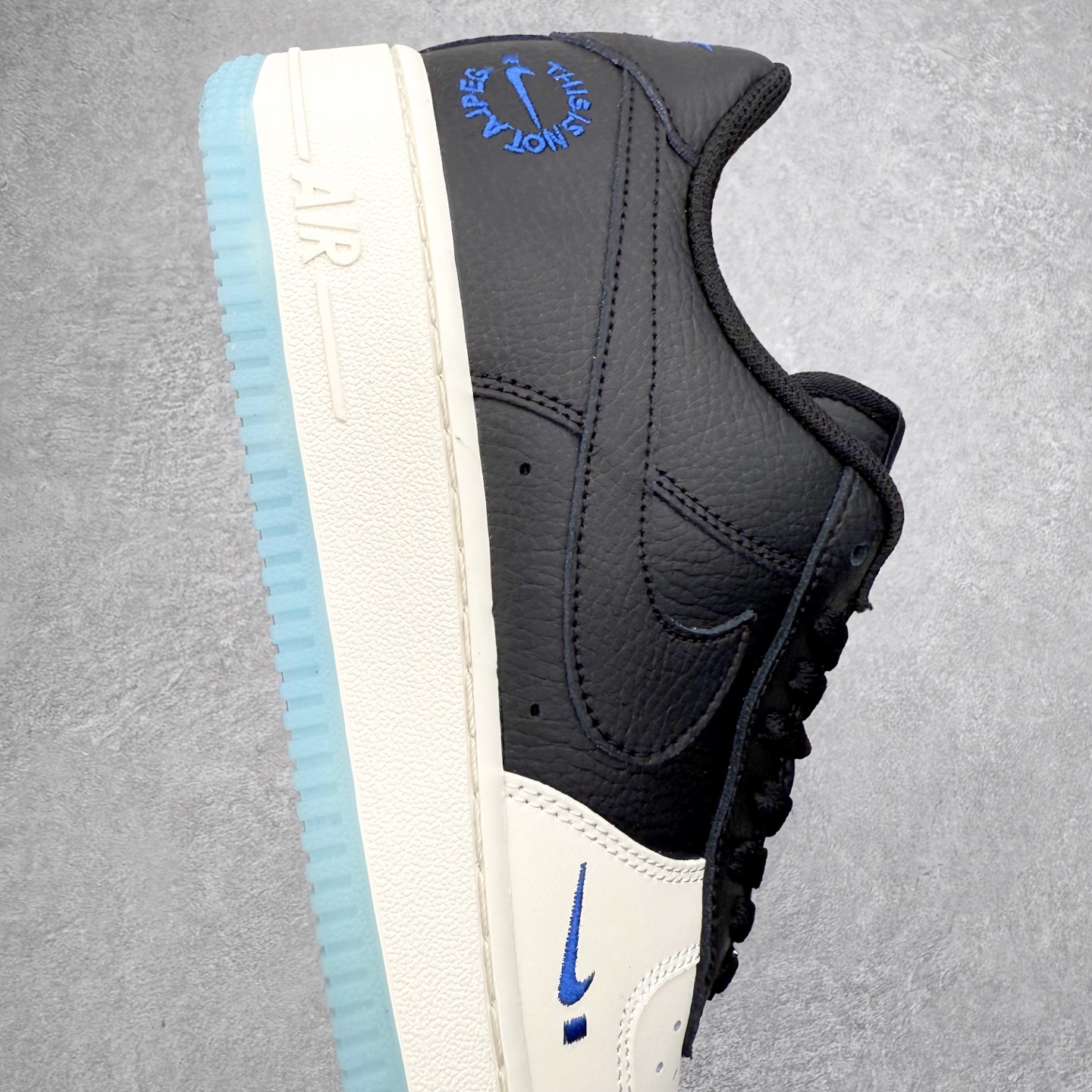 图片[6]-＃福利特价 NK Air Force 1´07 Low 空军一号低帮百搭休闲运动板鞋 柔软、弹性十足的缓震性能和出色的中底设计 横跨复古与现代的外型结合 造就出风靡全球 三十多年的Force 1 直到今天还深受青睐 尺码：36 36.5 37.5 38 38.5 39 40 40.5 41 42 42.5 43 44 44.5 45-选品中心