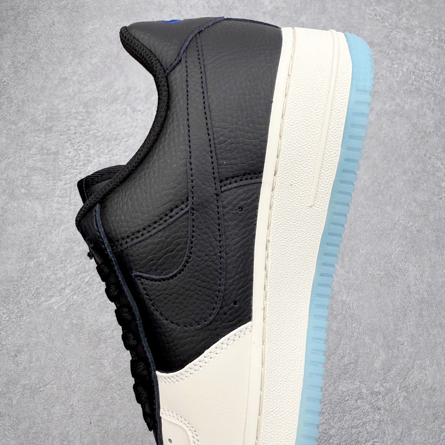 图片[7]-＃福利特价 NK Air Force 1´07 Low 空军一号低帮百搭休闲运动板鞋 柔软、弹性十足的缓震性能和出色的中底设计 横跨复古与现代的外型结合 造就出风靡全球 三十多年的Force 1 直到今天还深受青睐 尺码：36 36.5 37.5 38 38.5 39 40 40.5 41 42 42.5 43 44 44.5 45-选品中心