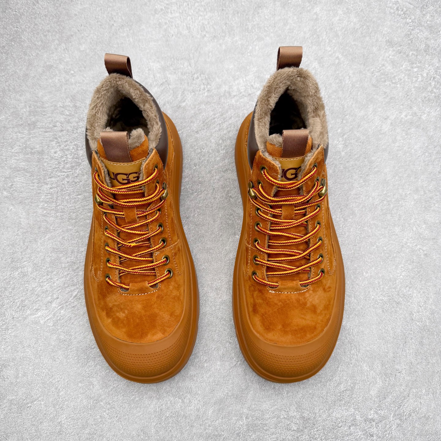 图片[2]-UGG Tasman Weather Hybrid 塔斯曼混合系列轻量休闲鞋 美国UGG秋冬新品（毛绒一体内里🔥保暖锁热）秋冬必备 户外男士高帮休闲马丁靴雪地靴系列 广东大厂品质 秋冬新款 时尚潮流搭配 面料釆用意大利进口磨砂牛皮 全鞋真牛皮材料 大底到五金都是代工厂原材料制作 好货不杀猪 首单质量严格把控 全套官网统一包装 今年冬季防寒户外专用产品 日常随意搭配 型男必备‼尺码：38-44-选品中心