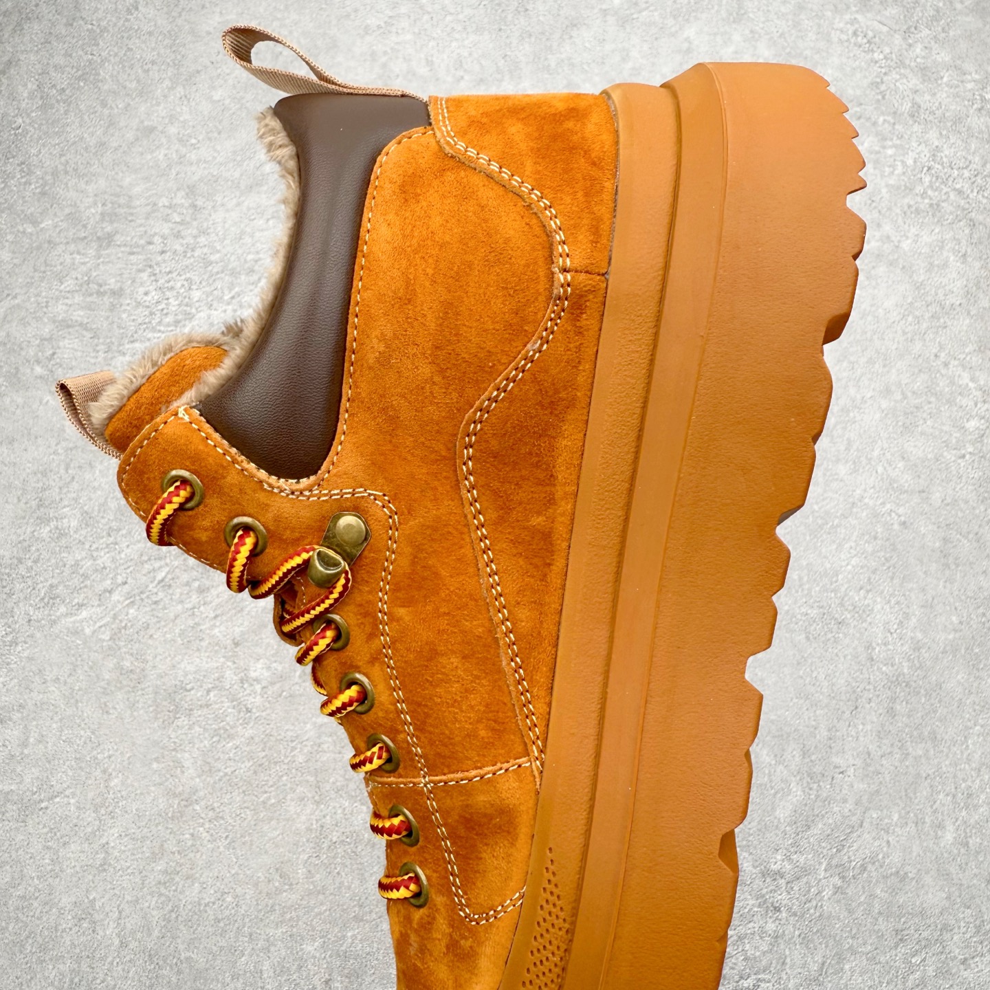 图片[7]-UGG Tasman Weather Hybrid 塔斯曼混合系列轻量休闲鞋 美国UGG秋冬新品（毛绒一体内里🔥保暖锁热）秋冬必备 户外男士高帮休闲马丁靴雪地靴系列 广东大厂品质 秋冬新款 时尚潮流搭配 面料釆用意大利进口磨砂牛皮 全鞋真牛皮材料 大底到五金都是代工厂原材料制作 好货不杀猪 首单质量严格把控 全套官网统一包装 今年冬季防寒户外专用产品 日常随意搭配 型男必备‼尺码：38-44-选品中心