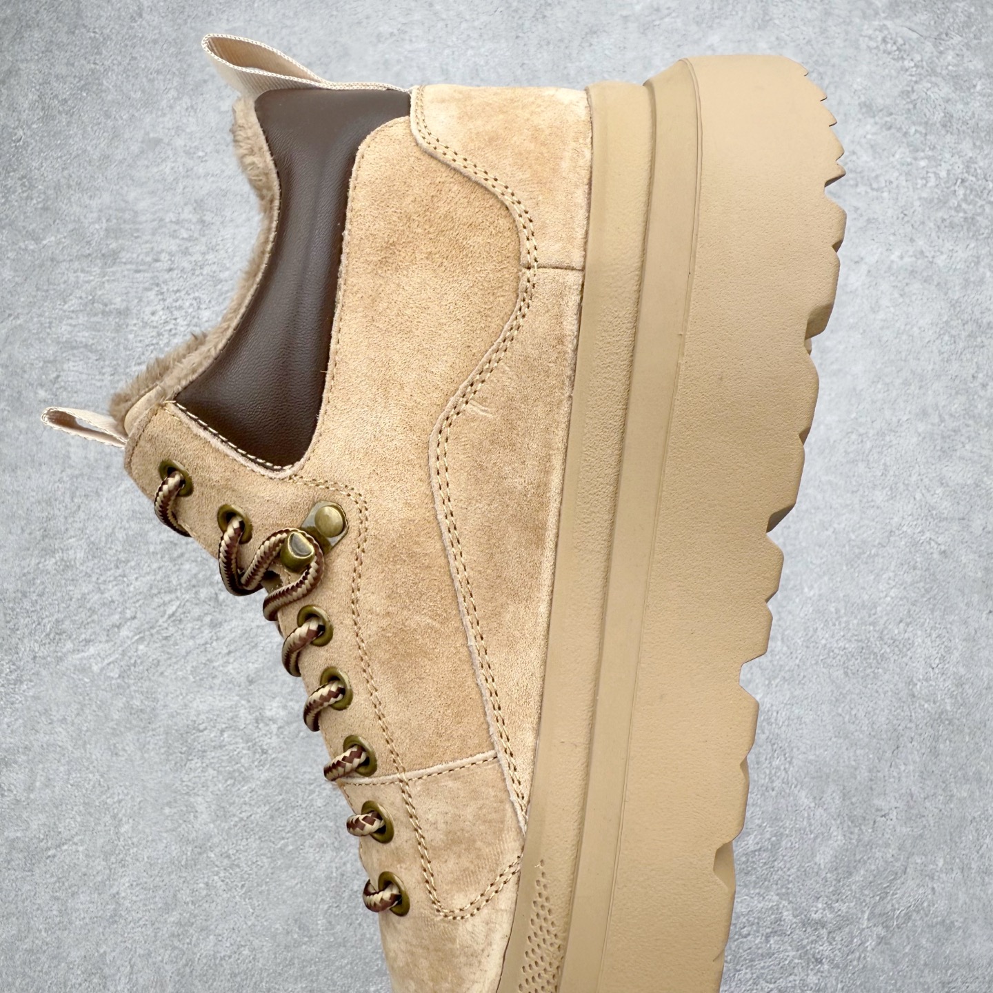 图片[7]-UGG Tasman Weather Hybrid 塔斯曼混合系列轻量休闲鞋 美国UGG秋冬新品（毛绒一体内里🔥保暖锁热）秋冬必备 户外男士高帮休闲马丁靴雪地靴系列 广东大厂品质 秋冬新款 时尚潮流搭配 面料釆用意大利进口磨砂牛皮 全鞋真牛皮材料 大底到五金都是代工厂原材料制作 好货不杀猪 首单质量严格把控 全套官网统一包装 今年冬季防寒户外专用产品 日常随意搭配 型男必备‼尺码：38-44-选品中心