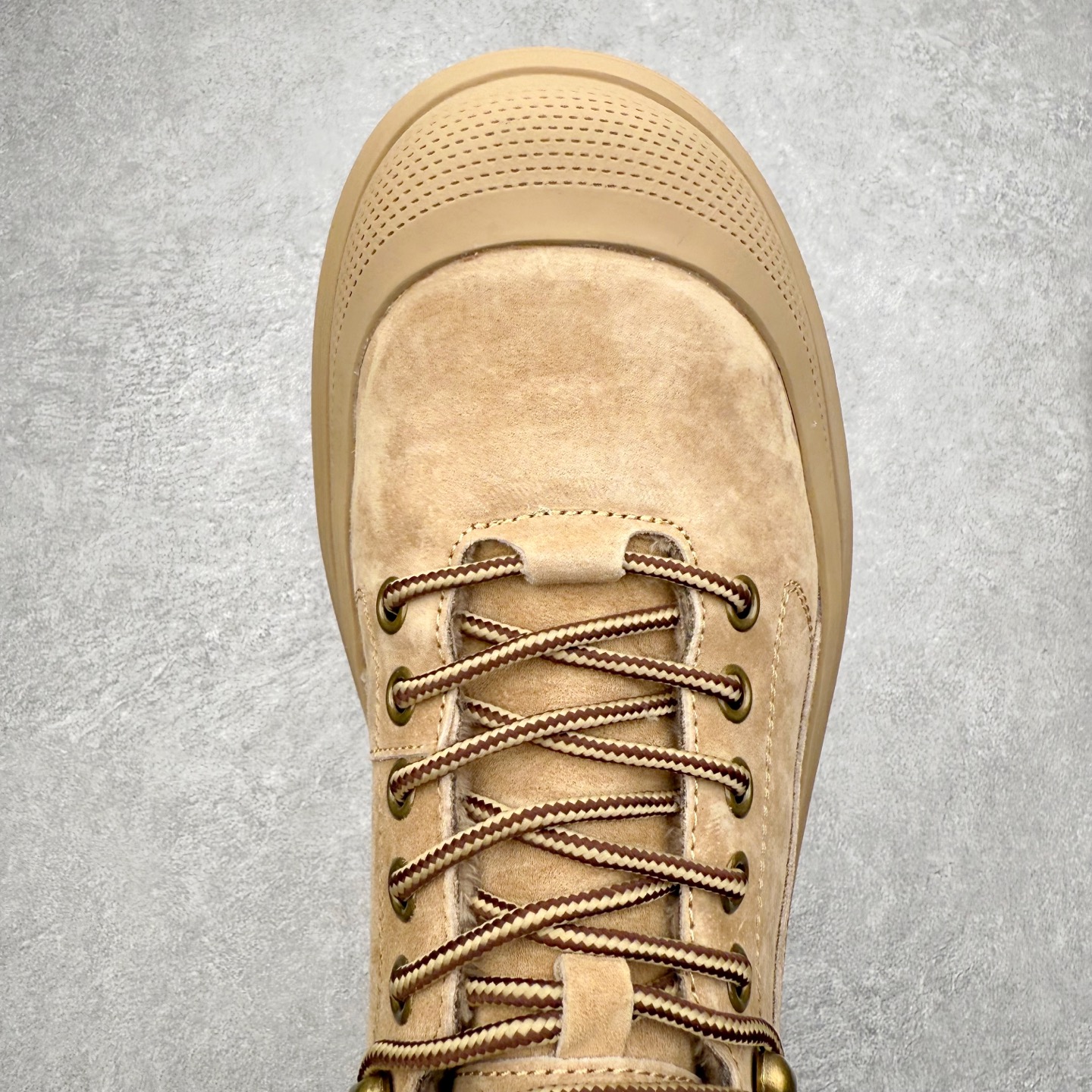 图片[4]-UGG Tasman Weather Hybrid 塔斯曼混合系列轻量休闲鞋 美国UGG秋冬新品（毛绒一体内里🔥保暖锁热）秋冬必备 户外男士高帮休闲马丁靴雪地靴系列 广东大厂品质 秋冬新款 时尚潮流搭配 面料釆用意大利进口磨砂牛皮 全鞋真牛皮材料 大底到五金都是代工厂原材料制作 好货不杀猪 首单质量严格把控 全套官网统一包装 今年冬季防寒户外专用产品 日常随意搭配 型男必备‼尺码：38-44-选品中心