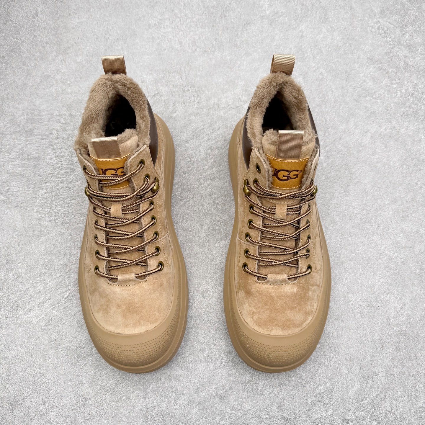 图片[2]-UGG Tasman Weather Hybrid 塔斯曼混合系列轻量休闲鞋 美国UGG秋冬新品（毛绒一体内里🔥保暖锁热）秋冬必备 户外男士高帮休闲马丁靴雪地靴系列 广东大厂品质 秋冬新款 时尚潮流搭配 面料釆用意大利进口磨砂牛皮 全鞋真牛皮材料 大底到五金都是代工厂原材料制作 好货不杀猪 首单质量严格把控 全套官网统一包装 今年冬季防寒户外专用产品 日常随意搭配 型男必备‼尺码：38-44-选品中心