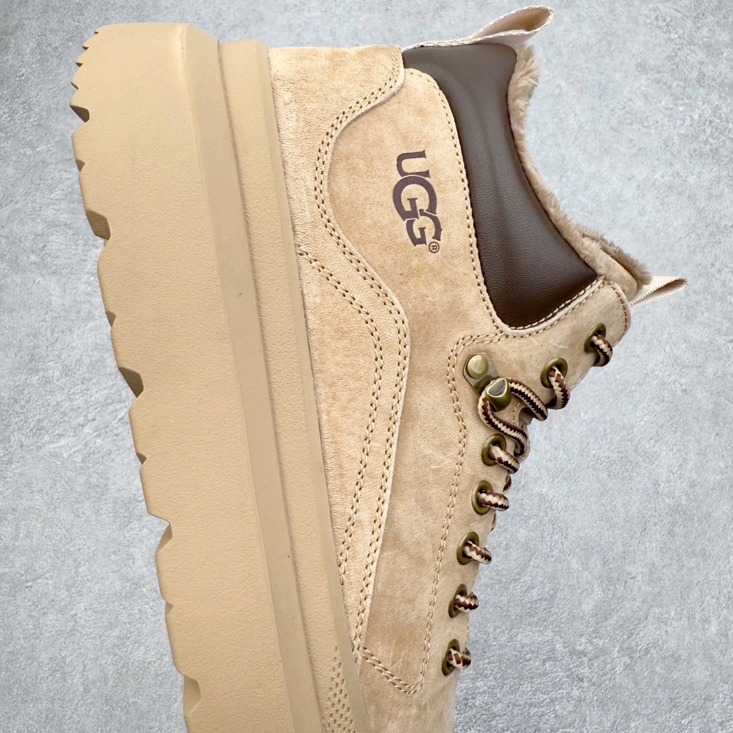 图片[6]-UGG Tasman Weather Hybrid 塔斯曼混合系列轻量休闲鞋 美国UGG秋冬新品（毛绒一体内里🔥保暖锁热）秋冬必备 户外男士高帮休闲马丁靴雪地靴系列 广东大厂品质 秋冬新款 时尚潮流搭配 面料釆用意大利进口磨砂牛皮 全鞋真牛皮材料 大底到五金都是代工厂原材料制作 好货不杀猪 首单质量严格把控 全套官网统一包装 今年冬季防寒户外专用产品 日常随意搭配 型男必备‼尺码：38-44-选品中心