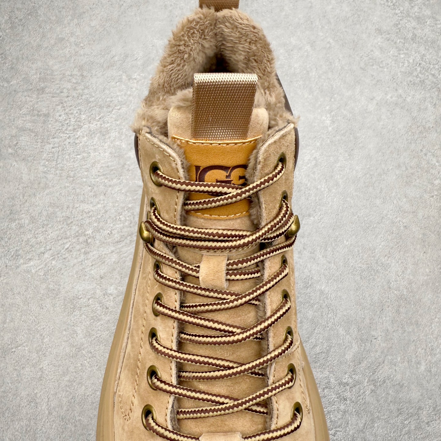 图片[5]-UGG Tasman Weather Hybrid 塔斯曼混合系列轻量休闲鞋 美国UGG秋冬新品（毛绒一体内里🔥保暖锁热）秋冬必备 户外男士高帮休闲马丁靴雪地靴系列 广东大厂品质 秋冬新款 时尚潮流搭配 面料釆用意大利进口磨砂牛皮 全鞋真牛皮材料 大底到五金都是代工厂原材料制作 好货不杀猪 首单质量严格把控 全套官网统一包装 今年冬季防寒户外专用产品 日常随意搭配 型男必备‼尺码：38-44-选品中心