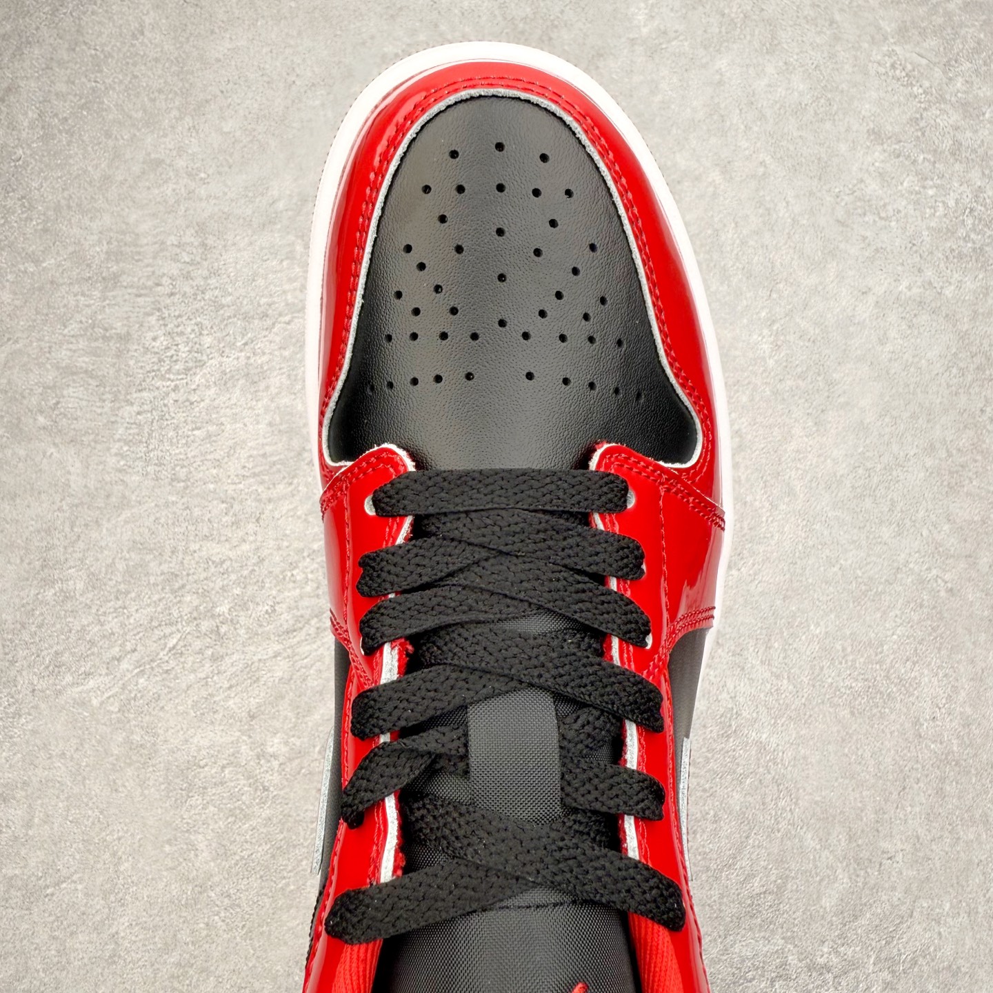 图片[4]-＃DT纯原 Air Jordan AJ1 Low 低帮 HV4089-006 终端优势供应 市面中低帮最具代表性版本没有之一 口碑大厂出品 品控大底版型不断改良更新 全套原纸板楦头开发 确保原汁原味 完美呈现版型 完美零毛边处理 原厂内置全掌气垫 价格定位良心 平台专用代工流水线出品 一眼公司既视感 拿到手的一瞬间就与众不同 碾压市面所有版本 全部原鞋开发 每一个配色都会采购原鞋确认细节 打破市面看图做货无好货之说 尺码：35.5 36 36.5 37.5 38 38.5 39 40 40.5 41 42 42.5 43 44 44.5 45 46-选品中心