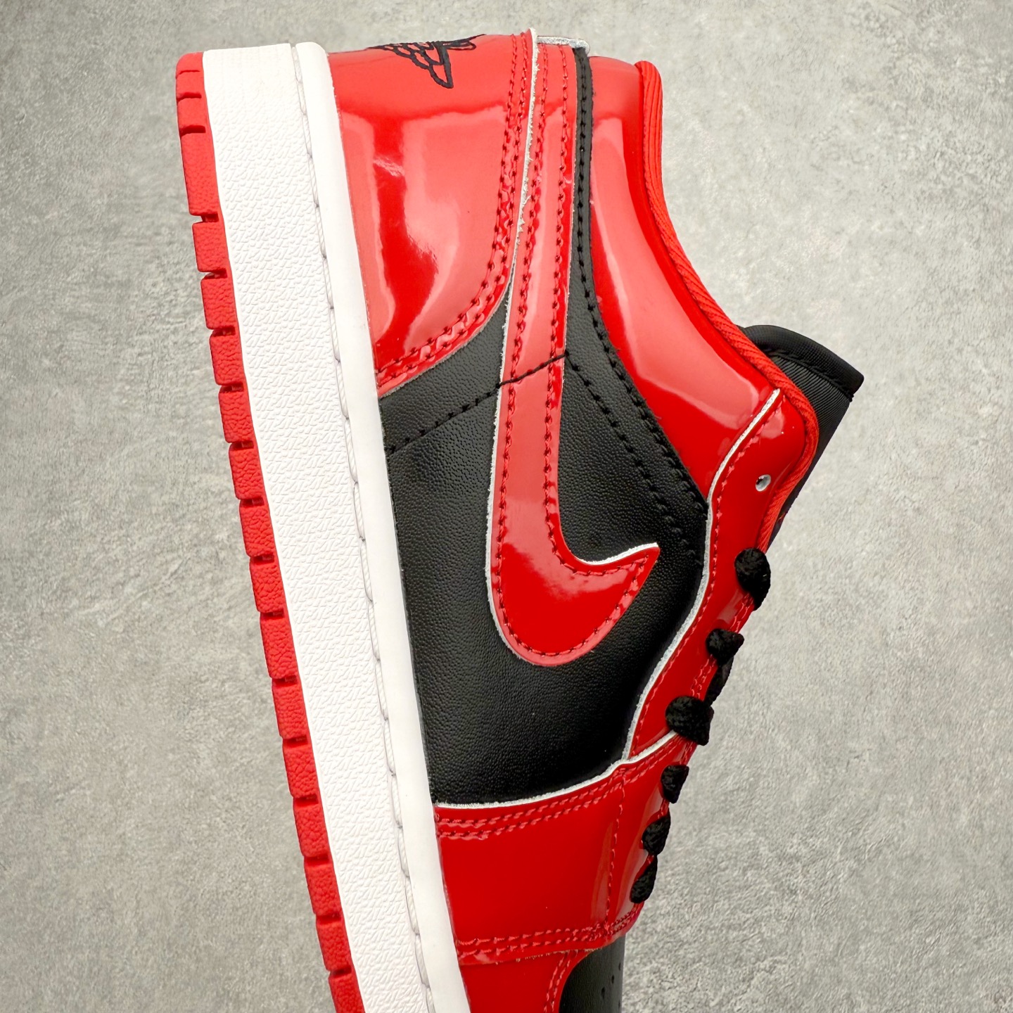 图片[6]-＃DT纯原 Air Jordan AJ1 Low 低帮 HV4089-006 终端优势供应 市面中低帮最具代表性版本没有之一 口碑大厂出品 品控大底版型不断改良更新 全套原纸板楦头开发 确保原汁原味 完美呈现版型 完美零毛边处理 原厂内置全掌气垫 价格定位良心 平台专用代工流水线出品 一眼公司既视感 拿到手的一瞬间就与众不同 碾压市面所有版本 全部原鞋开发 每一个配色都会采购原鞋确认细节 打破市面看图做货无好货之说 尺码：35.5 36 36.5 37.5 38 38.5 39 40 40.5 41 42 42.5 43 44 44.5 45 46-选品中心