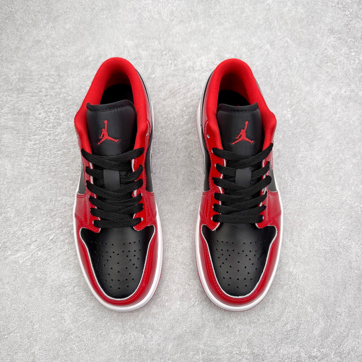 图片[2]-＃DT纯原 Air Jordan AJ1 Low 低帮 HV4089-006 终端优势供应 市面中低帮最具代表性版本没有之一 口碑大厂出品 品控大底版型不断改良更新 全套原纸板楦头开发 确保原汁原味 完美呈现版型 完美零毛边处理 原厂内置全掌气垫 价格定位良心 平台专用代工流水线出品 一眼公司既视感 拿到手的一瞬间就与众不同 碾压市面所有版本 全部原鞋开发 每一个配色都会采购原鞋确认细节 打破市面看图做货无好货之说 尺码：35.5 36 36.5 37.5 38 38.5 39 40 40.5 41 42 42.5 43 44 44.5 45 46-选品中心