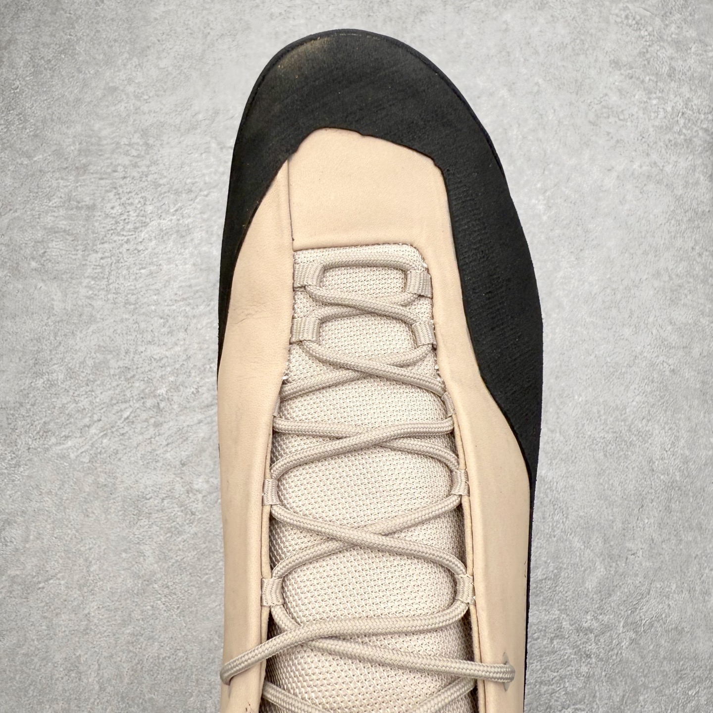 图片[4]-＃HP Arcteryx始祖鸟 Konseal 舒适简约百搭 防滑登山徒步鞋 Arcteryx中文名始祖鸟 加拿大户外服饰品牌 1989年创立于加拿大温哥华 始祖鸟来自加拿大海岸山脉 植根高山的专业户外品牌 始终秉承对精湛设计和工艺孜孜以求的准则 从1989年创立至今 Arcteryx始终不断在产品设计与做工上不惜工本 以满足始祖鸟的标准 品质、设计以及精简的理念造就了其良好的性能 并能满足严苛环境下的使用需求 尺码：39 40 41 42 43 44 45-选品中心