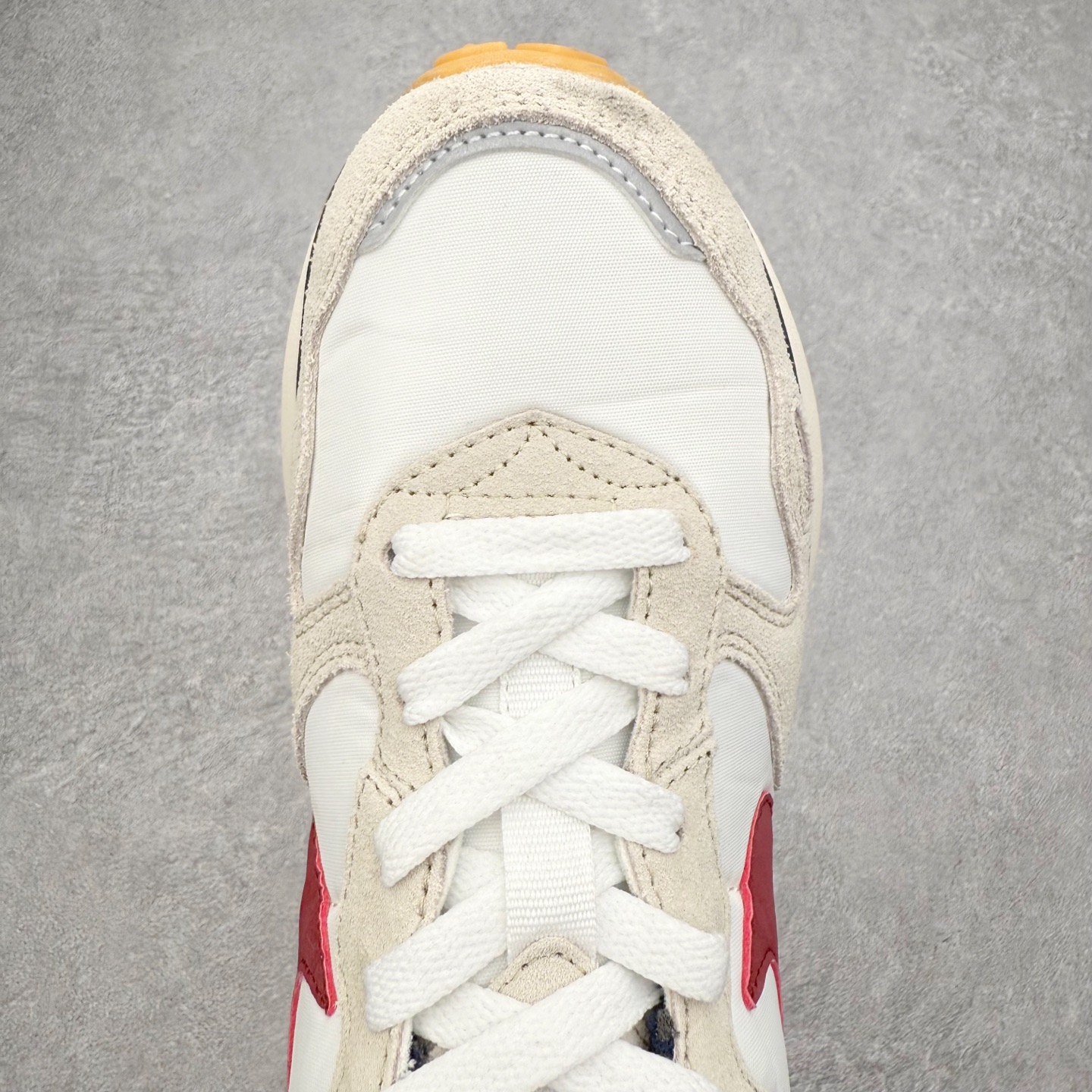 图片[4]-NK Phoenix Waffle 菲尼克斯系列华夫低帮经典复古休闲运动慢跑鞋 近年来随着复古热度不断攀升 不少复古风格的鞋款成为众多潮流爱好者的穿搭利器 NK也相继为旗下多款华夫跑鞋推出全新配色同时还进行了全新改造 第一款配色采用灰色为主色 棕色 NK Swoosh 点缀 OG 气质十足 鞋面采用麂皮和尼龙材质打造 质感满满 最后搭载中底缓震性和橡胶外底收尾 完善整双鞋设计 第二款采用黑色为主色 紫色点缀 黑武士风十足 第三款采用蓝色和黑色妆点 复古气质拉满 第四款采用粉色和灰色为主色 黑色 Swoosh Logo 点缀 尺码：36 36.5 37.5 38 38.5 39 40 40 40.5 41 42 42.5 43 44 45-选品中心