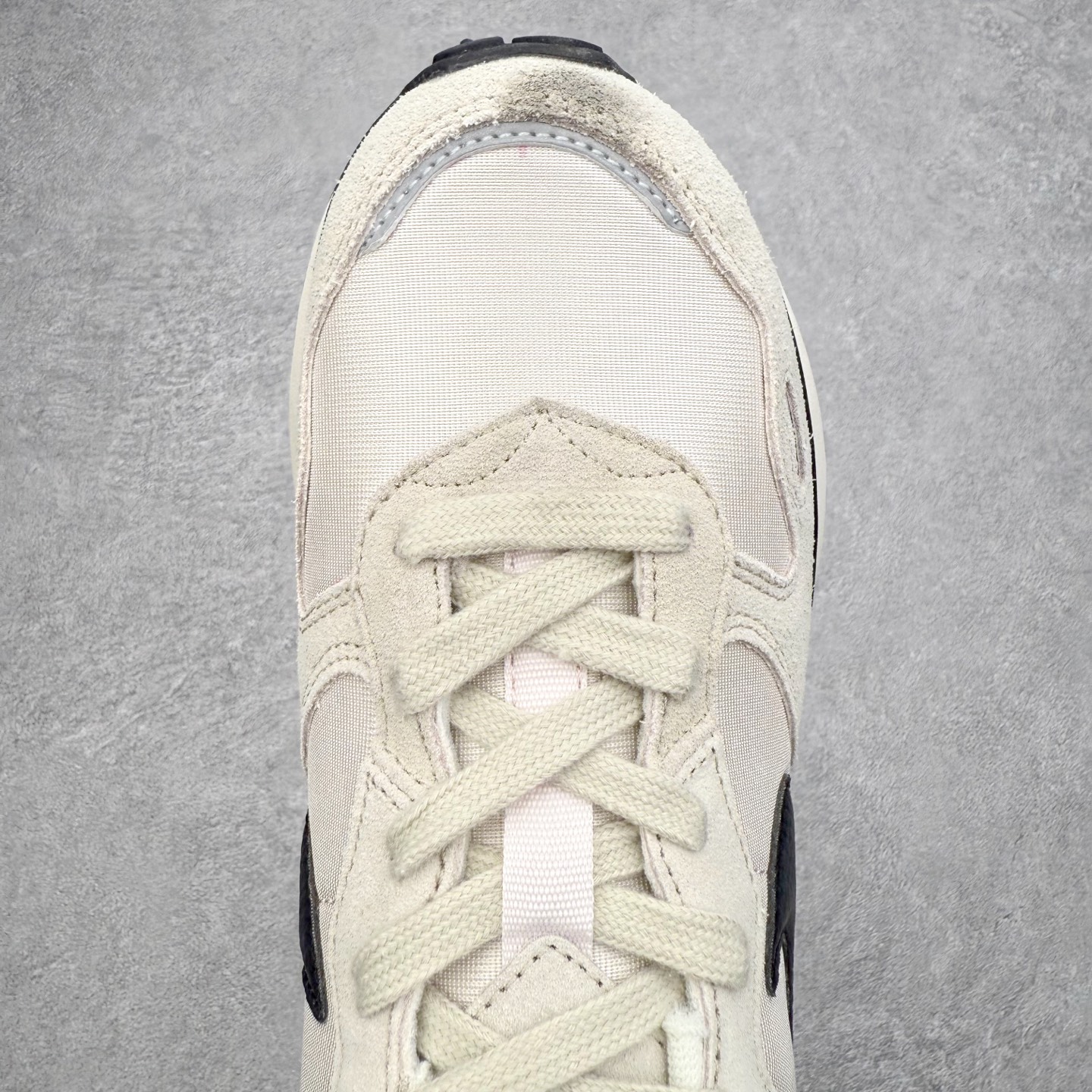 图片[4]-NK Phoenix Waffle 菲尼克斯系列华夫低帮经典复古休闲运动慢跑鞋 近年来随着复古热度不断攀升 不少复古风格的鞋款成为众多潮流爱好者的穿搭利器 NK也相继为旗下多款华夫跑鞋推出全新配色同时还进行了全新改造 第一款配色采用灰色为主色 棕色 NK Swoosh 点缀 OG 气质十足 鞋面采用麂皮和尼龙材质打造 质感满满 最后搭载中底缓震性和橡胶外底收尾 完善整双鞋设计 第二款采用黑色为主色 紫色点缀 黑武士风十足 第三款采用蓝色和黑色妆点 复古气质拉满 第四款采用粉色和灰色为主色 黑色 Swoosh Logo 点缀 尺码：36 36.5 37.5 38 38.5 39 40 40 40.5 41 42 42.5 43 44 45-选品中心