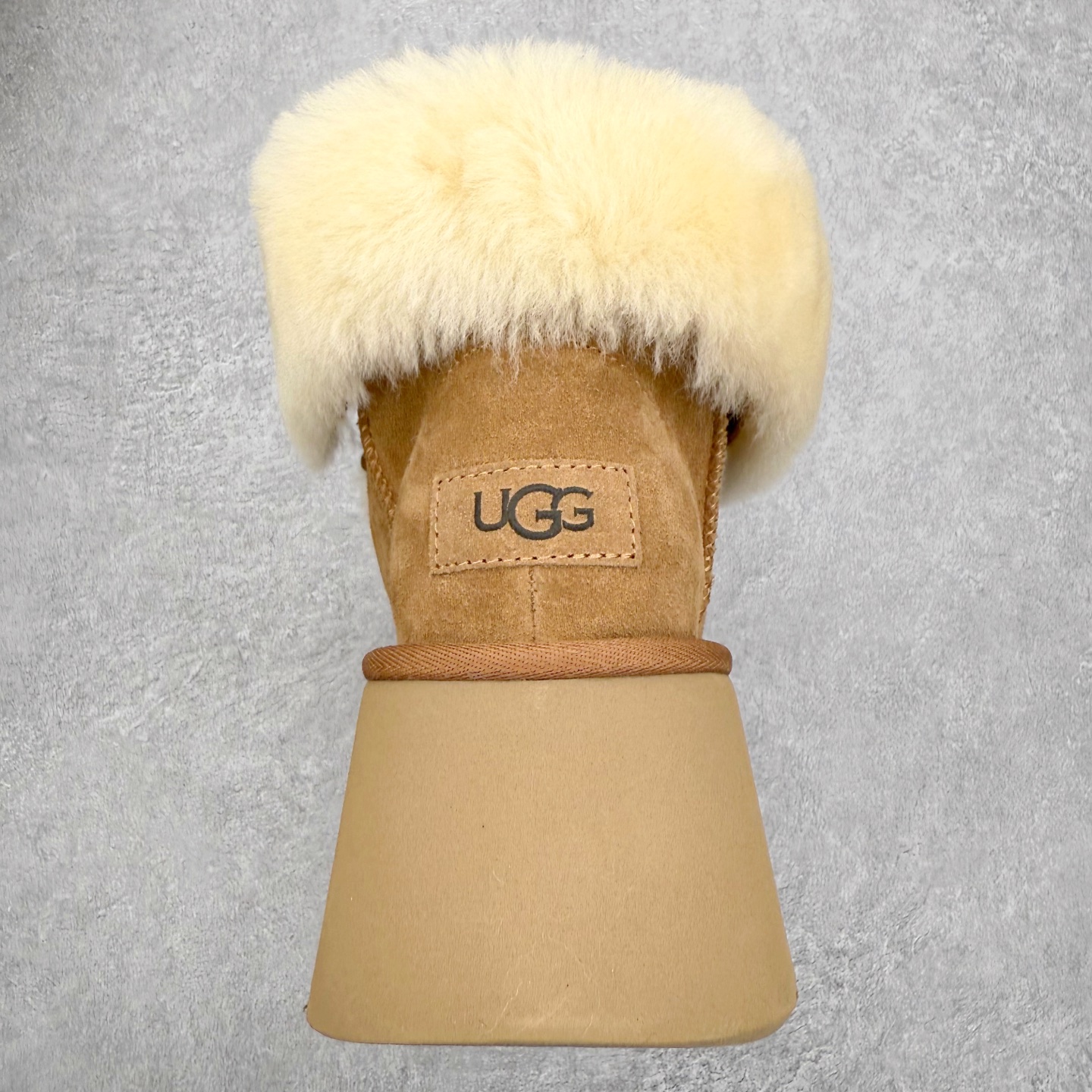 图片[8]-UGG Hayden 1532 秋冬羊皮毛一体雪地靴 全鞋采用ZP同厂 隆丰A级澳洲进口羊皮毛一体 品牌代工厂生产线 完全遵循ZP工艺流程 代工厂原厂版师 秉承无原鞋不开发选择 注重每一处细节 市面最正版型 TREADLITE\\\”轻翼\\\”科技外底 轻便/耐用/柔韧/桩型【售后郑重承诺】一个月内若出现重大脱胶/断底等质量问题 直接为您换新！尺码：35 36 37 38 39 40-选品中心