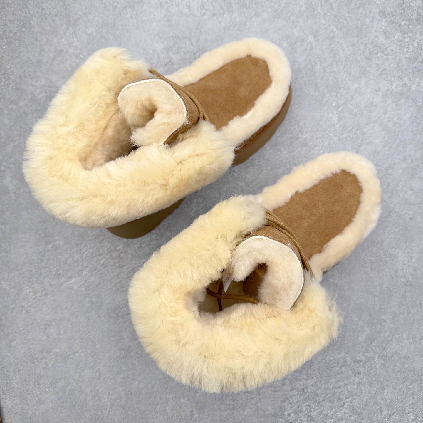 图片[3]-UGG Hayden 1532 秋冬羊皮毛一体雪地靴 全鞋采用ZP同厂 隆丰A级澳洲进口羊皮毛一体 品牌代工厂生产线 完全遵循ZP工艺流程 代工厂原厂版师 秉承无原鞋不开发选择 注重每一处细节 市面最正版型 TREADLITE\\\”轻翼\\\”科技外底 轻便/耐用/柔韧/桩型【售后郑重承诺】一个月内若出现重大脱胶/断底等质量问题 直接为您换新！尺码：35 36 37 38 39 40-选品中心