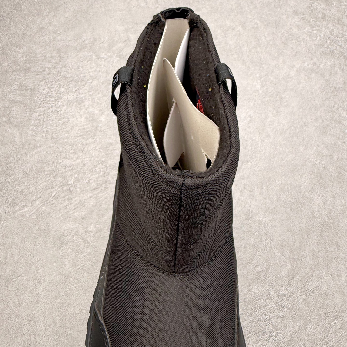 图片[5]-KEEN HOOD NXIS PULL ON WP 科恩保暖耐磨 时尚舒适 短筒 雪地靴 KEEN诞生于2003年的美国人气户外品牌，以一双“保护脚趾”且能涉足水域的户外凉鞋NEWPORT诞生为契机，开启原创制鞋之路。KEEN相信，天空之下即是户外，因为户外不一定是极具挑战性的独自冒险，也可以是与朋友、家人和宠物一同分享外面的世界。同时，KEEN从诞生之初便始终贯彻环保制鞋的理念，不断创造出优秀的原创奇履。脚踏实地，致力向善。我们想和世界产生更多交集为世界减少更多负担，和你趣户外、趣做自己、趣环保让地球和生活都变得更美好。尺码：36 36.5 37.5 38 38.5 39-选品中心