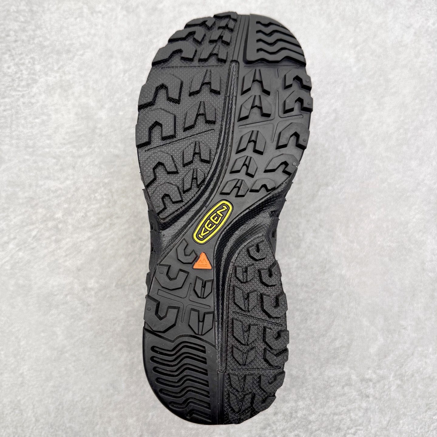 图片[9]-KEEN HOOD NXIS PULL ON WP 科恩保暖耐磨 时尚舒适 短筒 雪地靴 KEEN诞生于2003年的美国人气户外品牌，以一双“保护脚趾”且能涉足水域的户外凉鞋NEWPORT诞生为契机，开启原创制鞋之路。KEEN相信，天空之下即是户外，因为户外不一定是极具挑战性的独自冒险，也可以是与朋友、家人和宠物一同分享外面的世界。同时，KEEN从诞生之初便始终贯彻环保制鞋的理念，不断创造出优秀的原创奇履。脚踏实地，致力向善。我们想和世界产生更多交集为世界减少更多负担，和你趣户外、趣做自己、趣环保让地球和生活都变得更美好。尺码：36 36.5 37.5 38 38.5 39-选品中心