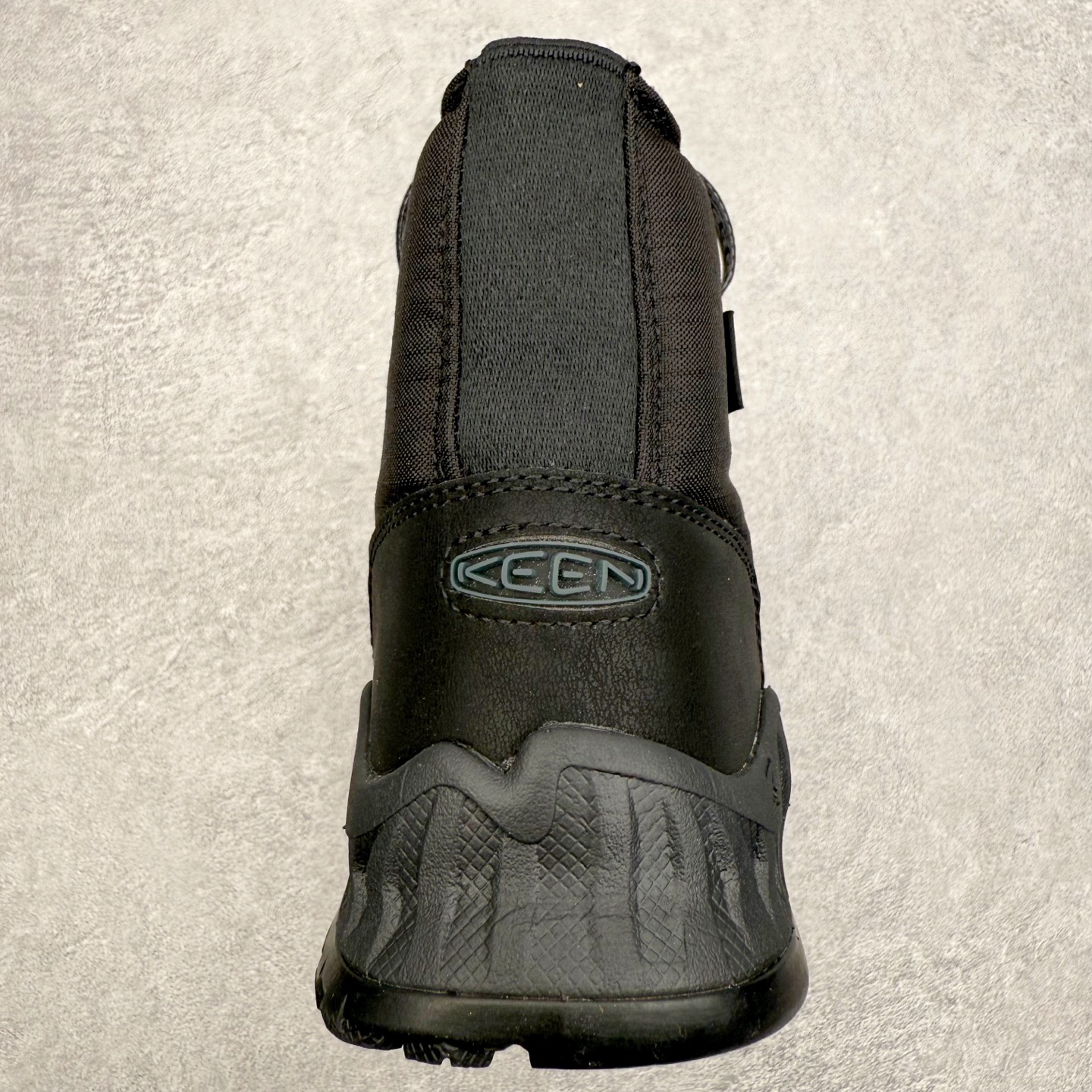 图片[8]-KEEN HOOD NXIS PULL ON WP 科恩保暖耐磨 时尚舒适 短筒 雪地靴 KEEN诞生于2003年的美国人气户外品牌，以一双“保护脚趾”且能涉足水域的户外凉鞋NEWPORT诞生为契机，开启原创制鞋之路。KEEN相信，天空之下即是户外，因为户外不一定是极具挑战性的独自冒险，也可以是与朋友、家人和宠物一同分享外面的世界。同时，KEEN从诞生之初便始终贯彻环保制鞋的理念，不断创造出优秀的原创奇履。脚踏实地，致力向善。我们想和世界产生更多交集为世界减少更多负担，和你趣户外、趣做自己、趣环保让地球和生活都变得更美好。尺码：36 36.5 37.5 38 38.5 39-选品中心