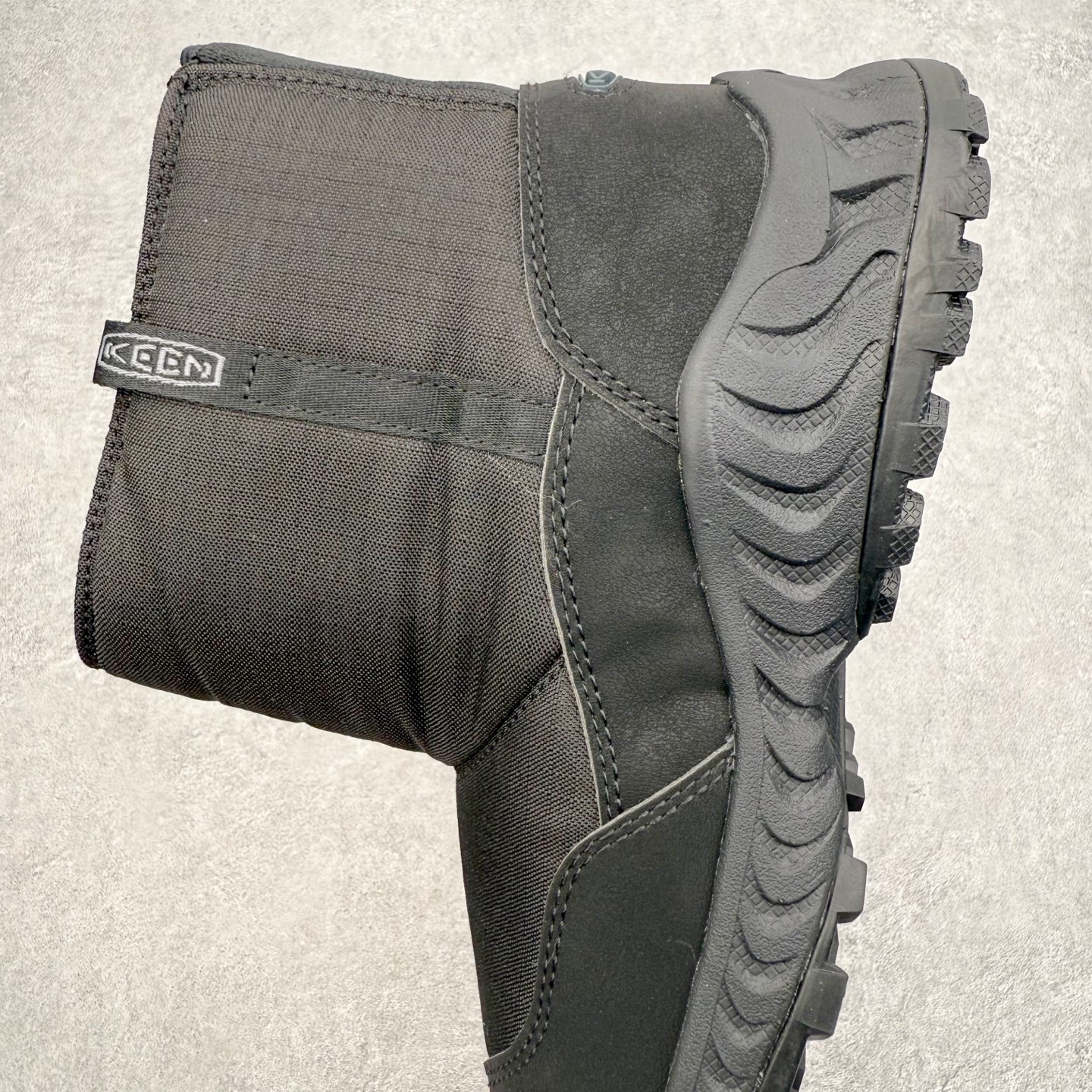 图片[7]-KEEN HOOD NXIS PULL ON WP 科恩保暖耐磨 时尚舒适 短筒 雪地靴 KEEN诞生于2003年的美国人气户外品牌，以一双“保护脚趾”且能涉足水域的户外凉鞋NEWPORT诞生为契机，开启原创制鞋之路。KEEN相信，天空之下即是户外，因为户外不一定是极具挑战性的独自冒险，也可以是与朋友、家人和宠物一同分享外面的世界。同时，KEEN从诞生之初便始终贯彻环保制鞋的理念，不断创造出优秀的原创奇履。脚踏实地，致力向善。我们想和世界产生更多交集为世界减少更多负担，和你趣户外、趣做自己、趣环保让地球和生活都变得更美好。尺码：36 36.5 37.5 38 38.5 39-选品中心