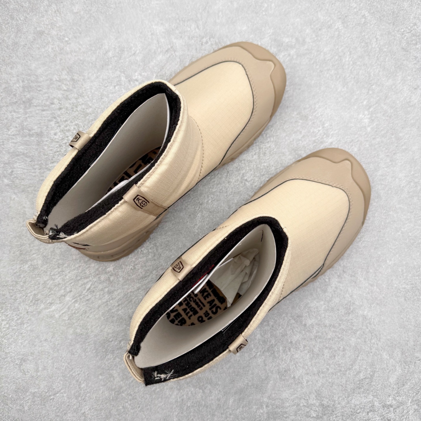 图片[3]-KEEN HOOD NXIS PULL ON WP 科恩保暖耐磨 时尚舒适 短筒 雪地靴 KEEN诞生于2003年的美国人气户外品牌，以一双“保护脚趾”且能涉足水域的户外凉鞋NEWPORT诞生为契机，开启原创制鞋之路。KEEN相信，天空之下即是户外，因为户外不一定是极具挑战性的独自冒险，也可以是与朋友、家人和宠物一同分享外面的世界。同时，KEEN从诞生之初便始终贯彻环保制鞋的理念，不断创造出优秀的原创奇履。脚踏实地，致力向善。我们想和世界产生更多交集为世界减少更多负担，和你趣户外、趣做自己、趣环保让地球和生活都变得更美好。尺码：36 36.5 37.5 38 38.5 39-选品中心