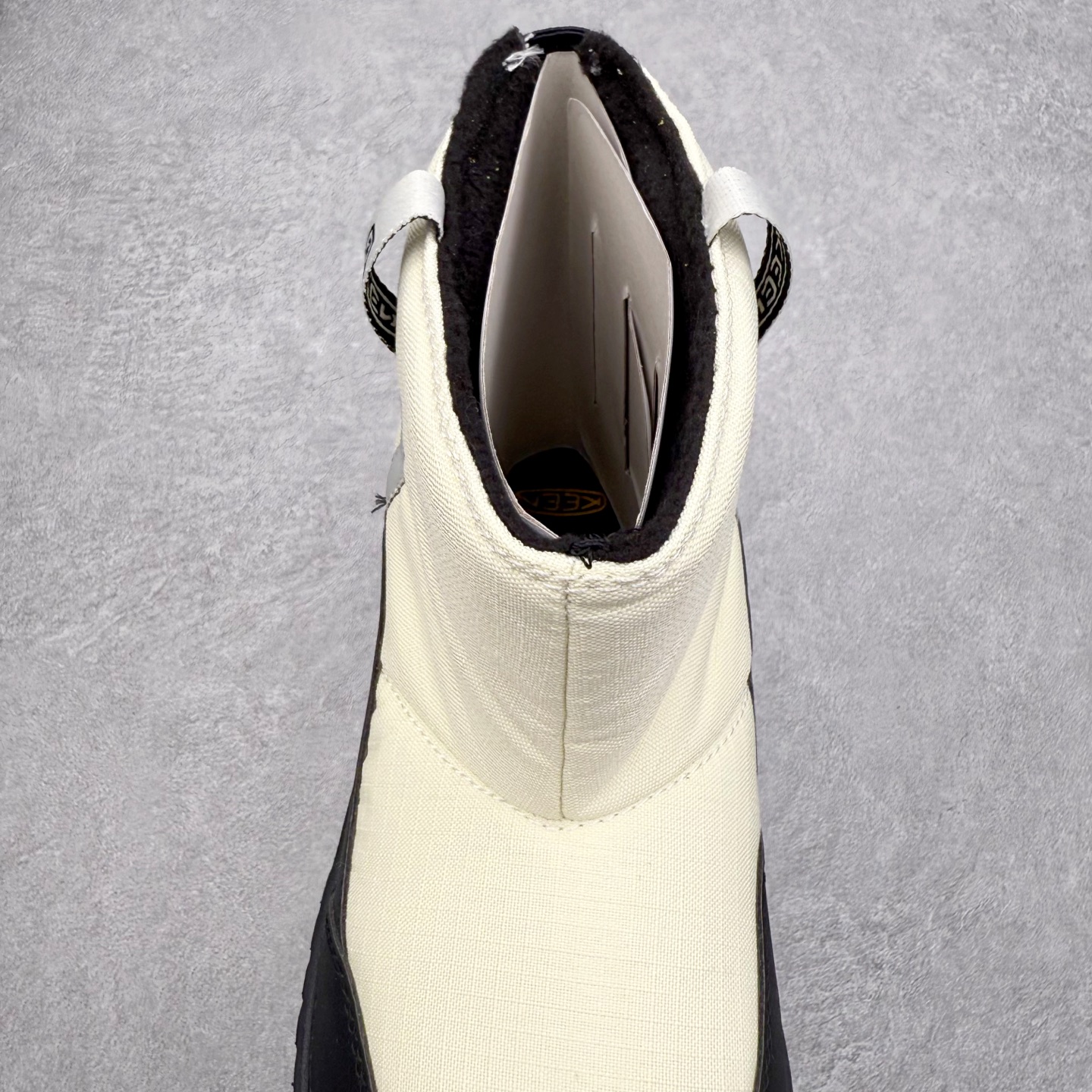 图片[5]-KEEN HOOD NXIS PULL ON WP 科恩保暖耐磨 时尚舒适 短筒 雪地靴 KEEN诞生于2003年的美国人气户外品牌，以一双“保护脚趾”且能涉足水域的户外凉鞋NEWPORT诞生为契机，开启原创制鞋之路。KEEN相信，天空之下即是户外，因为户外不一定是极具挑战性的独自冒险，也可以是与朋友、家人和宠物一同分享外面的世界。同时，KEEN从诞生之初便始终贯彻环保制鞋的理念，不断创造出优秀的原创奇履。脚踏实地，致力向善。我们想和世界产生更多交集为世界减少更多负担，和你趣户外、趣做自己、趣环保让地球和生活都变得更美好。尺码：36 36.5 37.5 38 38.5 39-选品中心