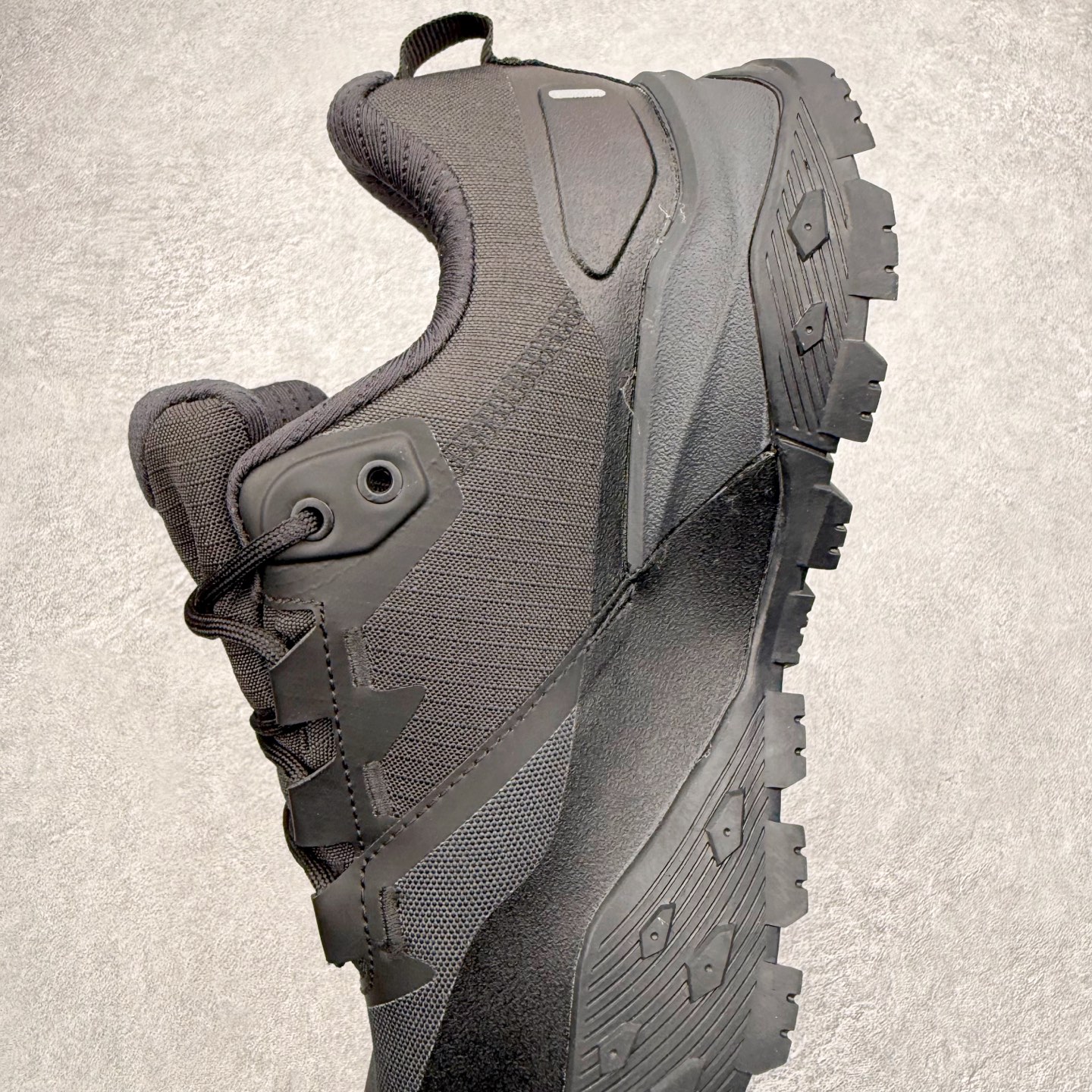 图片[7]-KEEN HOOD NXIS PULL ON WP 保暖耐磨 时尚舒适 短筒 雪地靴 KEEN诞生于2003年的美国人气户外品牌，以一双“保护脚趾”且能涉足水域的户外凉鞋NEWPORT诞生为契机，开启原创制鞋之路。KEEN相信，天空之下即是户外，因为户外不一定是极具挑战性的独自冒险，也可以是与朋友、家人和宠物一同分享外面的世界。同时，KEEN从诞生之初便始终贯彻环保制鞋的理念，不断创造出优秀的原创奇履。脚踏实地，致力向善。我们想和世界产生更多交集为世界减少更多负担，和你趣户外、趣做自己、趣环保让地球和生活都变得更美好。尺码：36 36.5 37.5 38 38.5 39-选品中心