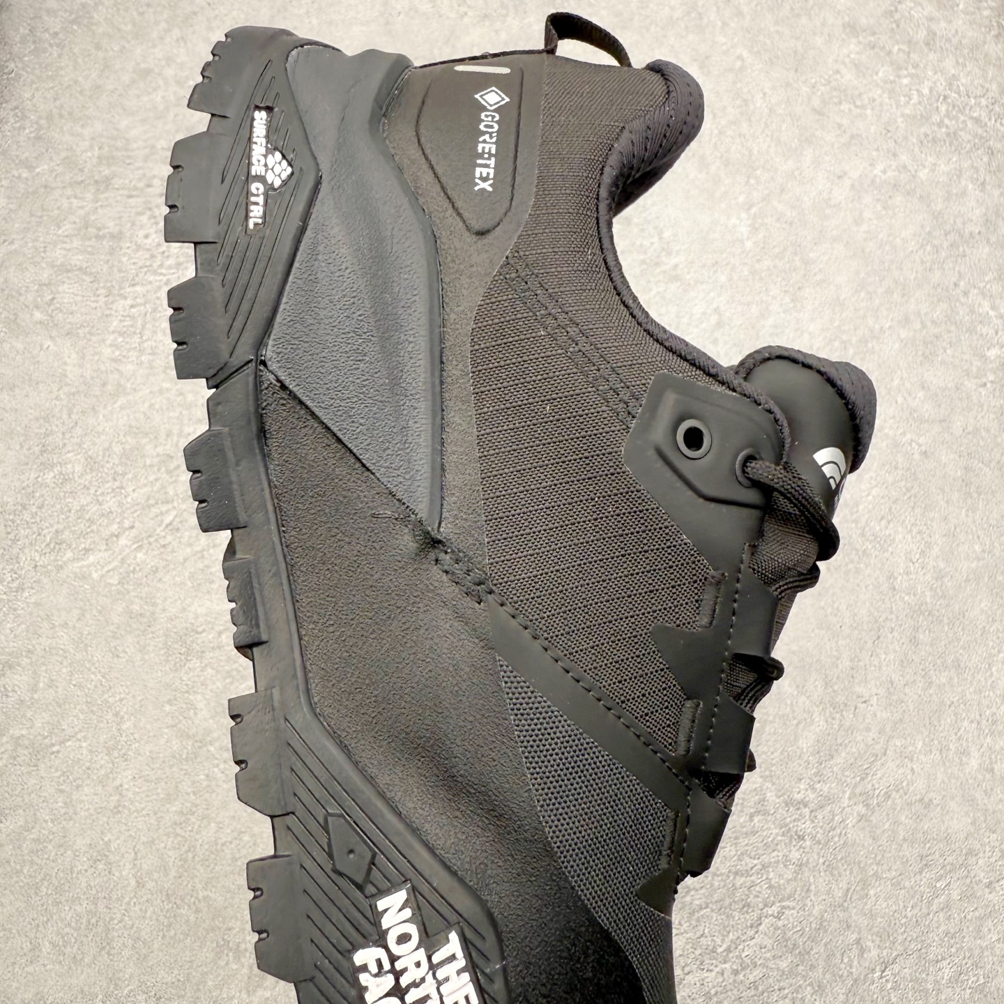 图片[6]-KEEN HOOD NXIS PULL ON WP 保暖耐磨 时尚舒适 短筒 雪地靴 KEEN诞生于2003年的美国人气户外品牌，以一双“保护脚趾”且能涉足水域的户外凉鞋NEWPORT诞生为契机，开启原创制鞋之路。KEEN相信，天空之下即是户外，因为户外不一定是极具挑战性的独自冒险，也可以是与朋友、家人和宠物一同分享外面的世界。同时，KEEN从诞生之初便始终贯彻环保制鞋的理念，不断创造出优秀的原创奇履。脚踏实地，致力向善。我们想和世界产生更多交集为世界减少更多负担，和你趣户外、趣做自己、趣环保让地球和生活都变得更美好。尺码：36 36.5 37.5 38 38.5 39-选品中心