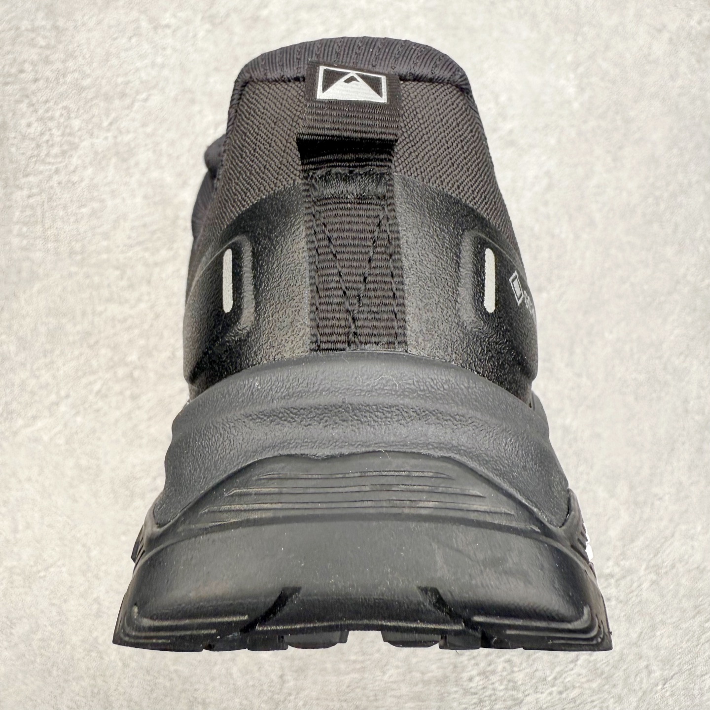 图片[8]-KEEN HOOD NXIS PULL ON WP 保暖耐磨 时尚舒适 短筒 雪地靴 KEEN诞生于2003年的美国人气户外品牌，以一双“保护脚趾”且能涉足水域的户外凉鞋NEWPORT诞生为契机，开启原创制鞋之路。KEEN相信，天空之下即是户外，因为户外不一定是极具挑战性的独自冒险，也可以是与朋友、家人和宠物一同分享外面的世界。同时，KEEN从诞生之初便始终贯彻环保制鞋的理念，不断创造出优秀的原创奇履。脚踏实地，致力向善。我们想和世界产生更多交集为世界减少更多负担，和你趣户外、趣做自己、趣环保让地球和生活都变得更美好。尺码：36 36.5 37.5 38 38.5 39-选品中心