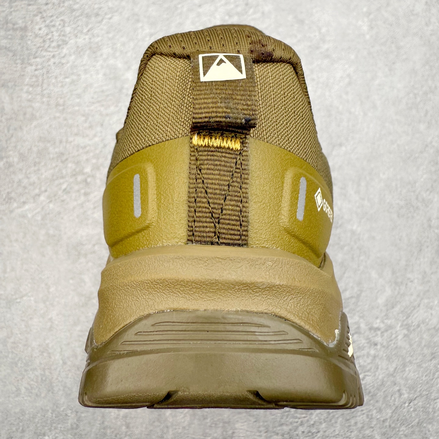 图片[8]-KEEN HOOD NXIS PULL ON WP 保暖耐磨 时尚舒适 短筒 雪地靴 KEEN诞生于2003年的美国人气户外品牌，以一双“保护脚趾”且能涉足水域的户外凉鞋NEWPORT诞生为契机，开启原创制鞋之路。KEEN相信，天空之下即是户外，因为户外不一定是极具挑战性的独自冒险，也可以是与朋友、家人和宠物一同分享外面的世界。同时，KEEN从诞生之初便始终贯彻环保制鞋的理念，不断创造出优秀的原创奇履。脚踏实地，致力向善。我们想和世界产生更多交集为世界减少更多负担，和你趣户外、趣做自己、趣环保让地球和生活都变得更美好。尺码：36 36.5 37.5 38 38.5 39-选品中心