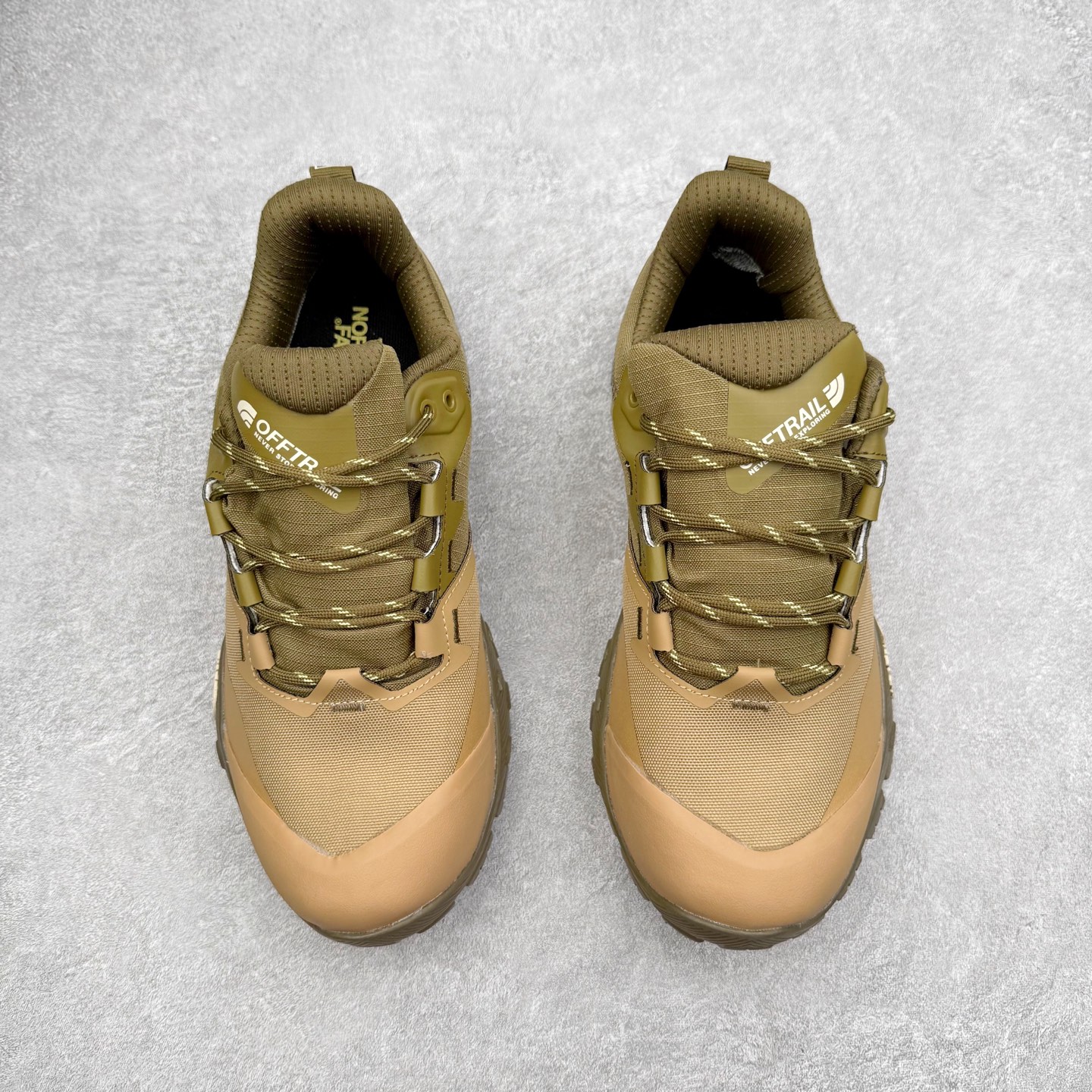 图片[2]-KEEN HOOD NXIS PULL ON WP 保暖耐磨 时尚舒适 短筒 雪地靴 KEEN诞生于2003年的美国人气户外品牌，以一双“保护脚趾”且能涉足水域的户外凉鞋NEWPORT诞生为契机，开启原创制鞋之路。KEEN相信，天空之下即是户外，因为户外不一定是极具挑战性的独自冒险，也可以是与朋友、家人和宠物一同分享外面的世界。同时，KEEN从诞生之初便始终贯彻环保制鞋的理念，不断创造出优秀的原创奇履。脚踏实地，致力向善。我们想和世界产生更多交集为世界减少更多负担，和你趣户外、趣做自己、趣环保让地球和生活都变得更美好。尺码：36 36.5 37.5 38 38.5 39-选品中心