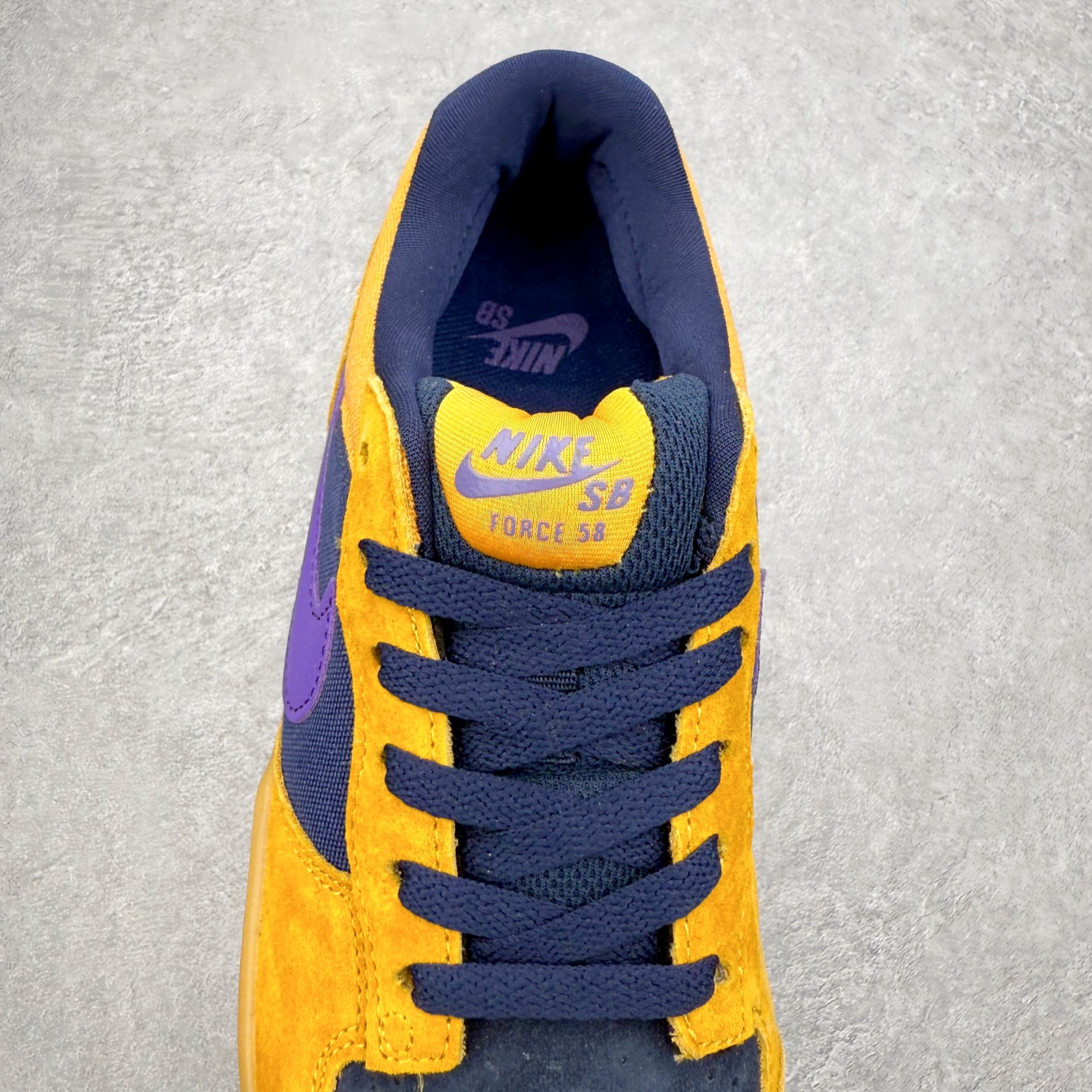 图片[5]-NK SB Force 58 空军58系列低帮休闲运动滑板板鞋 鞋面由帆布和麂皮拼接 层次感丰富 搭配硫化外底 耐磨耐穿 鞋舌及中底后跟处饰有SB Logo 表明鞋款身份 采用包边设计 经久耐穿 硫化结构则有效提升灵活性 穿上这款全新推出的创意力作 助你耀动街头 尺码：36 36.5 37.5 38 38.5 39 40 40.5 41 42 42.5 43 44 45-选品中心