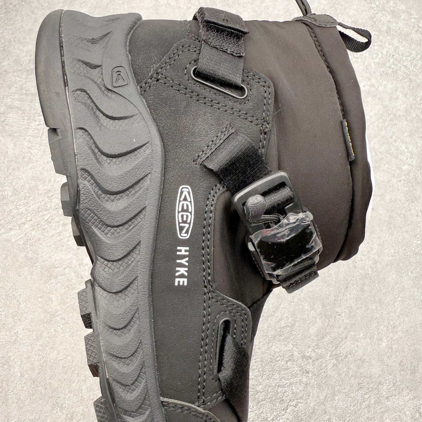 图片[6]-KEEN HOOD NXIS PULL ON WP 科恩保暖耐磨 时尚舒适 短筒 雪地靴 KEEN诞生于2003年的美国人气户外品牌，以一双“保护脚趾”且能涉足水域的户外凉鞋NEWPORT诞生为契机，开启原创制鞋之路。KEEN相信，天空之下即是户外，因为户外不一定是极具挑战性的独自冒险，也可以是与朋友、家人和宠物一同分享外面的世界。同时，KEEN从诞生之初便始终贯彻环保制鞋的理念，不断创造出优秀的原创奇履。脚踏实地，致力向善。我们想和世界产生更多交集为世界减少更多负担，和你趣户外、趣做自己、趣环保让地球和生活都变得更美好。尺码：36 36.5 37.5 38 38.5 39-选品中心