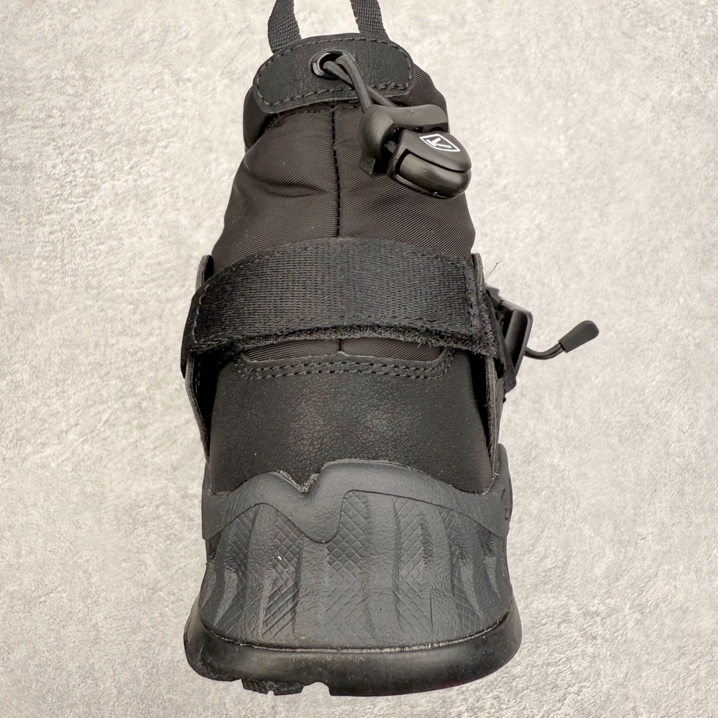 图片[8]-KEEN HOOD NXIS PULL ON WP 科恩保暖耐磨 时尚舒适 短筒 雪地靴 KEEN诞生于2003年的美国人气户外品牌，以一双“保护脚趾”且能涉足水域的户外凉鞋NEWPORT诞生为契机，开启原创制鞋之路。KEEN相信，天空之下即是户外，因为户外不一定是极具挑战性的独自冒险，也可以是与朋友、家人和宠物一同分享外面的世界。同时，KEEN从诞生之初便始终贯彻环保制鞋的理念，不断创造出优秀的原创奇履。脚踏实地，致力向善。我们想和世界产生更多交集为世界减少更多负担，和你趣户外、趣做自己、趣环保让地球和生活都变得更美好。尺码：36 36.5 37.5 38 38.5 39-选品中心