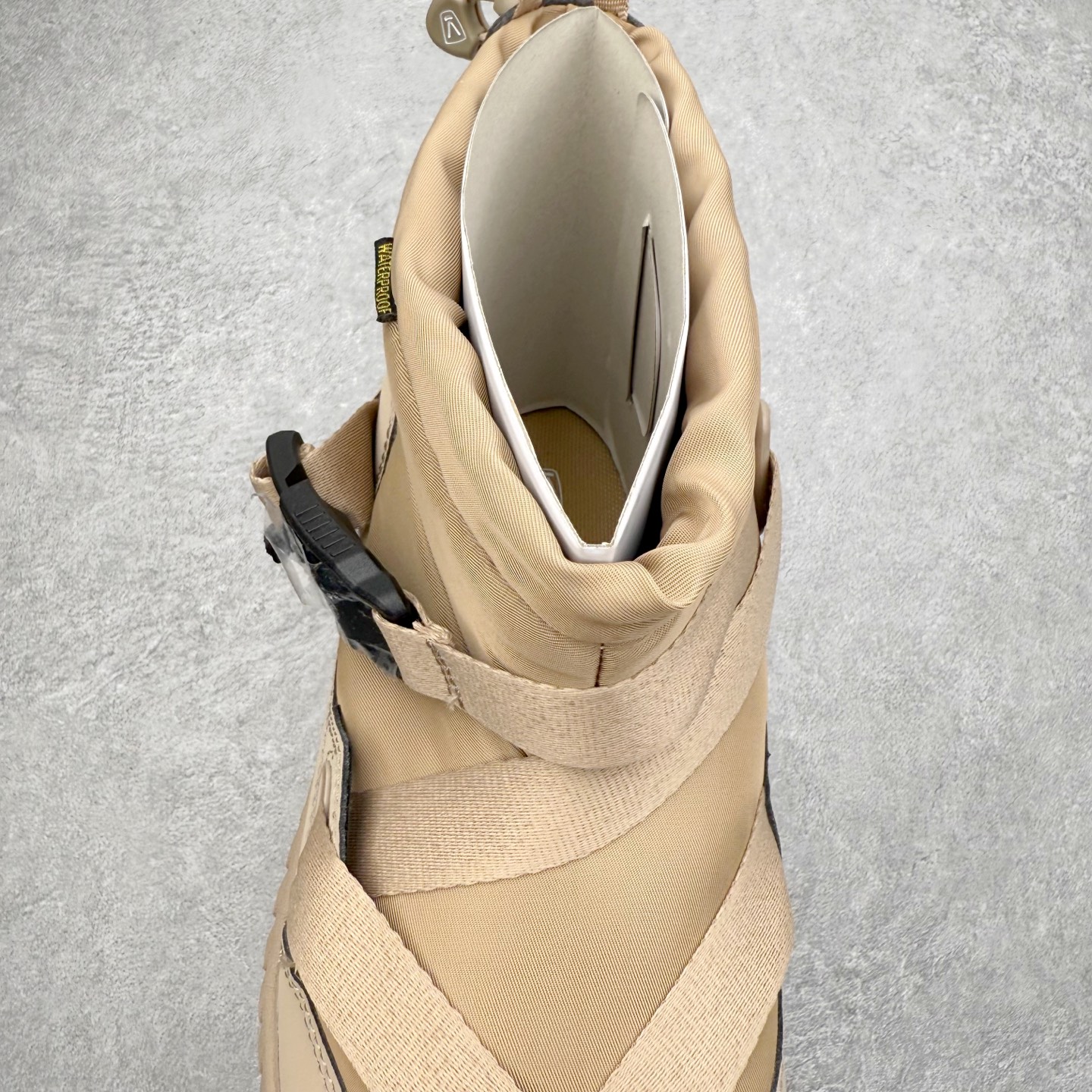 图片[5]-KEEN HOOD NXIS PULL ON WP 科恩保暖耐磨 时尚舒适 短筒 雪地靴 KEEN诞生于2003年的美国人气户外品牌，以一双“保护脚趾”且能涉足水域的户外凉鞋NEWPORT诞生为契机，开启原创制鞋之路。KEEN相信，天空之下即是户外，因为户外不一定是极具挑战性的独自冒险，也可以是与朋友、家人和宠物一同分享外面的世界。同时，KEEN从诞生之初便始终贯彻环保制鞋的理念，不断创造出优秀的原创奇履。脚踏实地，致力向善。我们想和世界产生更多交集为世界减少更多负担，和你趣户外、趣做自己、趣环保让地球和生活都变得更美好。尺码：36 36.5 37.5 38 38.5 39-选品中心