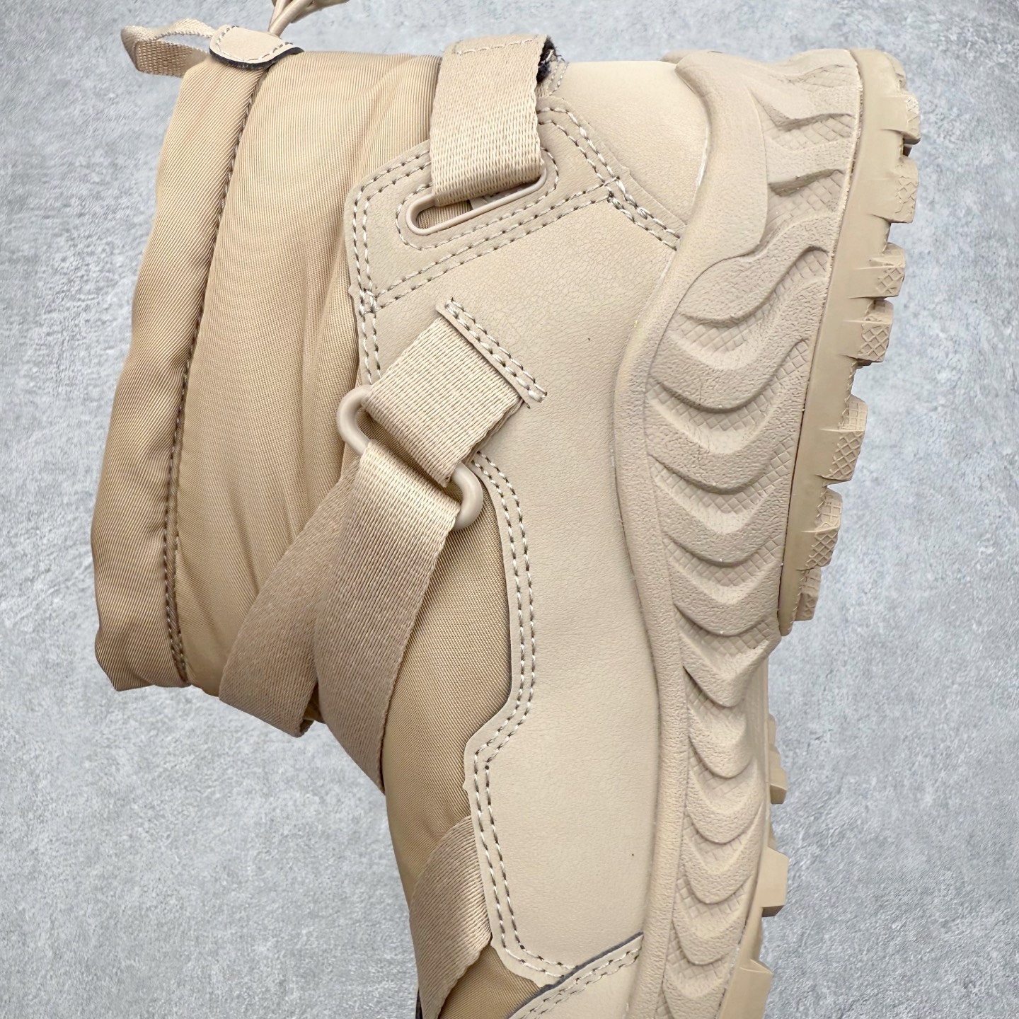 图片[7]-KEEN HOOD NXIS PULL ON WP 科恩保暖耐磨 时尚舒适 短筒 雪地靴 KEEN诞生于2003年的美国人气户外品牌，以一双“保护脚趾”且能涉足水域的户外凉鞋NEWPORT诞生为契机，开启原创制鞋之路。KEEN相信，天空之下即是户外，因为户外不一定是极具挑战性的独自冒险，也可以是与朋友、家人和宠物一同分享外面的世界。同时，KEEN从诞生之初便始终贯彻环保制鞋的理念，不断创造出优秀的原创奇履。脚踏实地，致力向善。我们想和世界产生更多交集为世界减少更多负担，和你趣户外、趣做自己、趣环保让地球和生活都变得更美好。尺码：36 36.5 37.5 38 38.5 39-选品中心