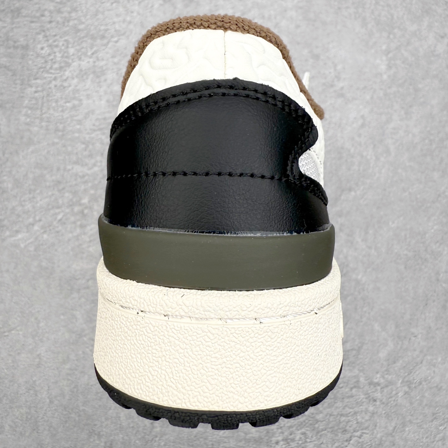 图片[8]-＃福利特价 AD Forum 84 Low OG 低帮百搭潮流休闲运动板鞋 以复古篮球鞋的外形为基础 采用皮革拼接 简约百搭 更加贴合舒适 中底内侧网格造型起到点睛之笔 外底橡胶 更显复古 尺码：36 36.5 37.5 38 38.5 39 40 40.5 41 42 42.5 43 44 44.5 45-选品中心