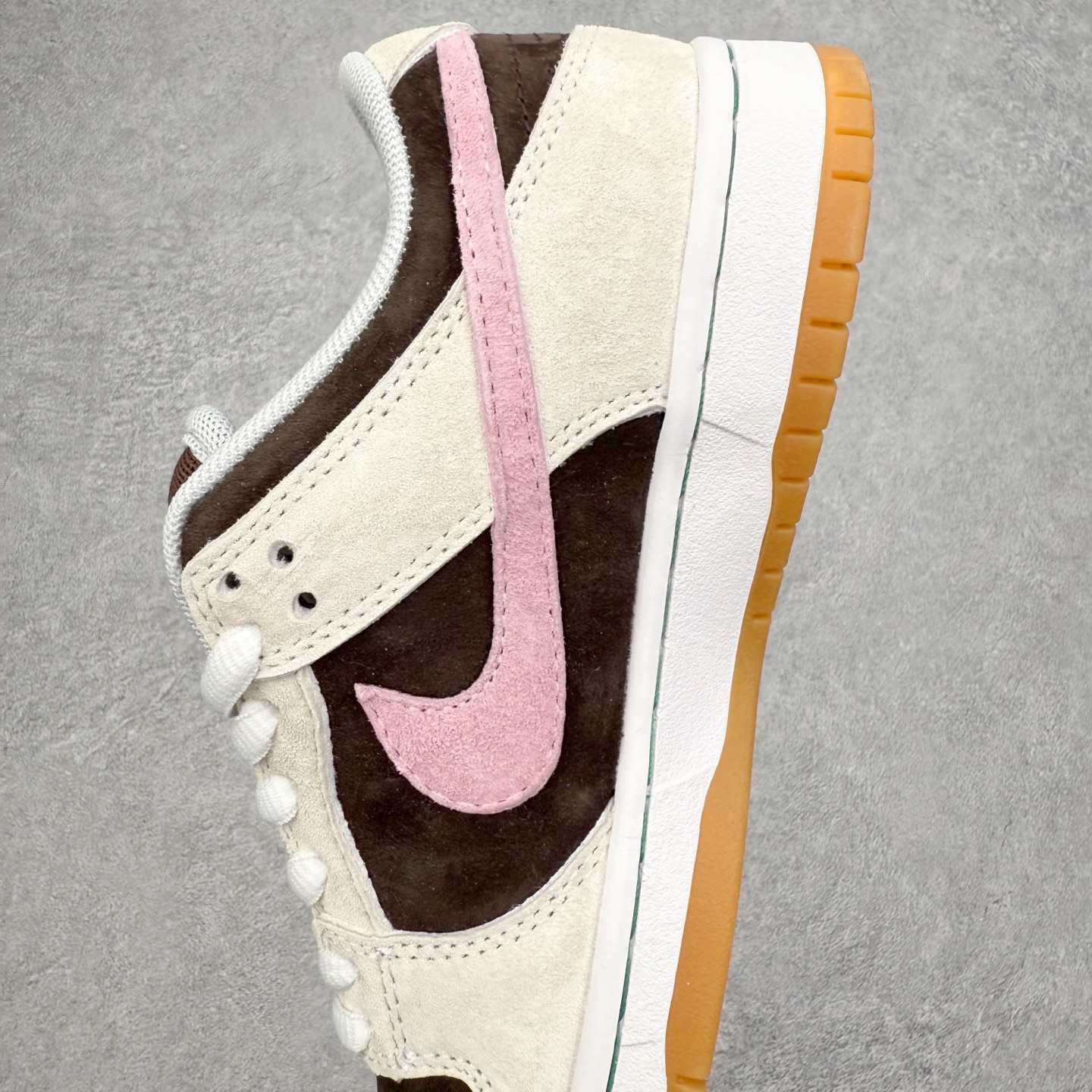 图片[7]-＃F版 NK SB Dunk Low HF3704-001 极限压缩利润空间 超乎所想的高性价比 用料绝不含糊 原盒原配 正确耐磨橡胶大底 超高清洁度 全鞋零毛边皮料切割 全套原楦原模倾力打造完美版型 尺码：36 36.5 37.5 38 38.5 39 40 40.5 41 42 42.5 43 44 44.5 45 46 47.5-选品中心