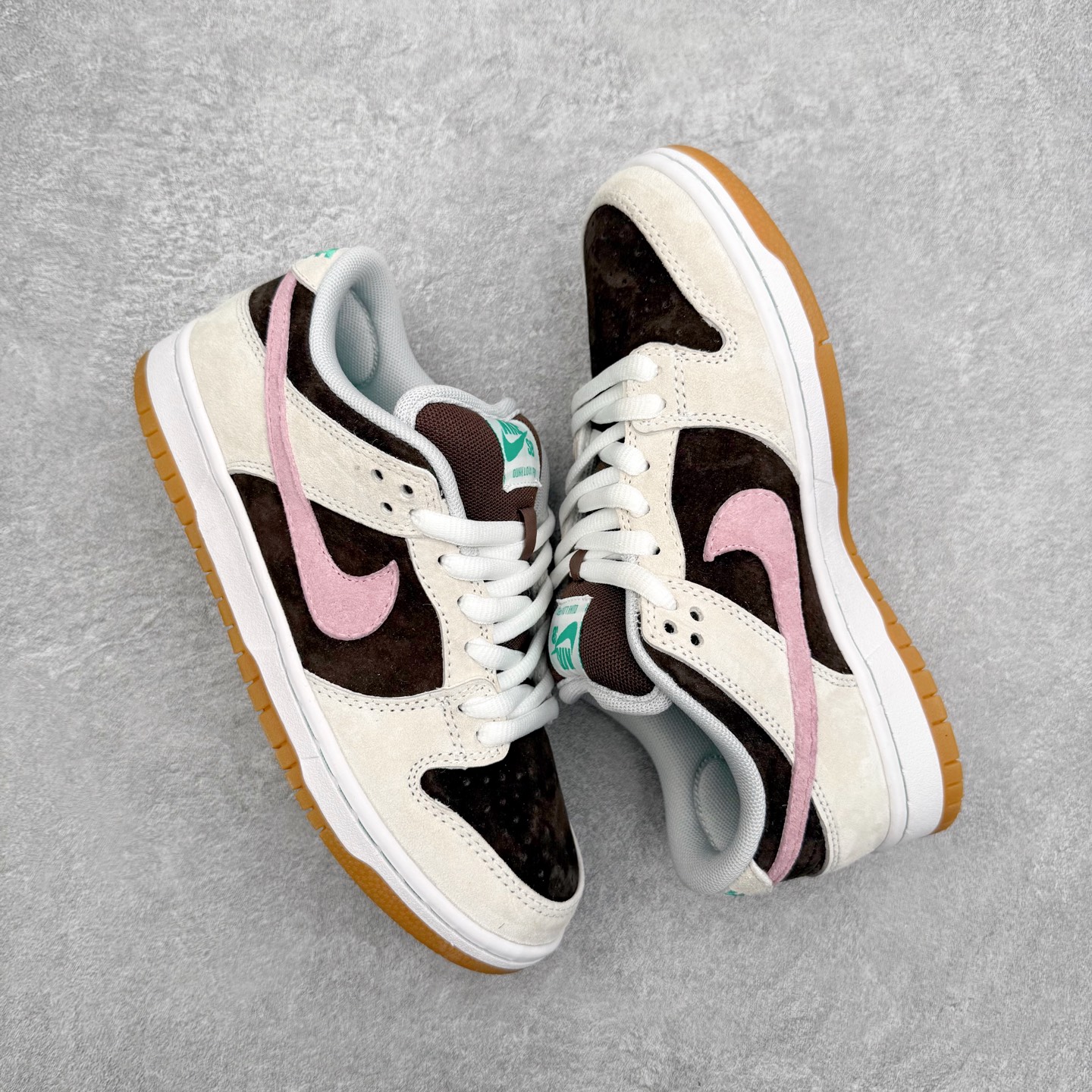 图片[3]-＃F版 NK SB Dunk Low HF3704-001 极限压缩利润空间 超乎所想的高性价比 用料绝不含糊 原盒原配 正确耐磨橡胶大底 超高清洁度 全鞋零毛边皮料切割 全套原楦原模倾力打造完美版型 尺码：36 36.5 37.5 38 38.5 39 40 40.5 41 42 42.5 43 44 44.5 45 46 47.5-选品中心