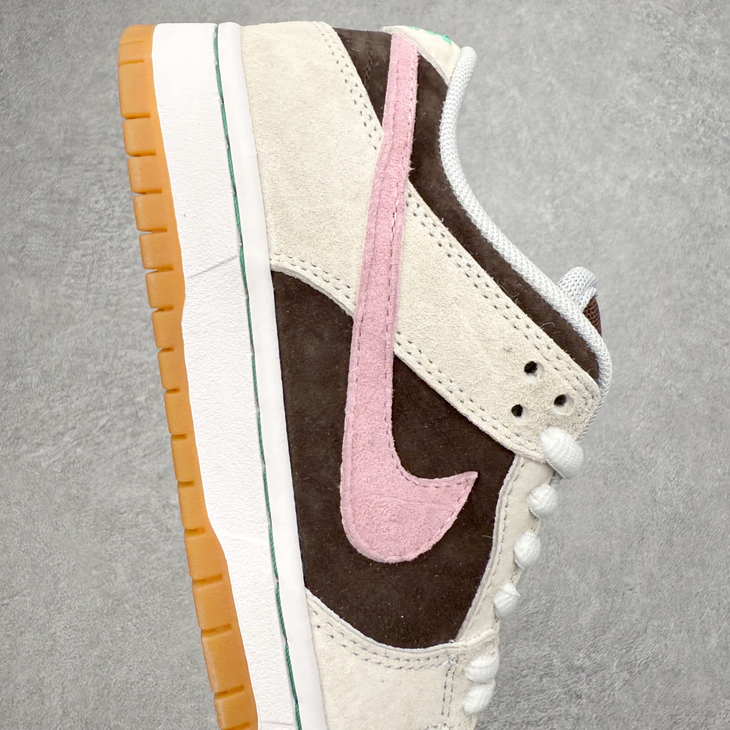 图片[6]-＃F版 NK SB Dunk Low HF3704-001 极限压缩利润空间 超乎所想的高性价比 用料绝不含糊 原盒原配 正确耐磨橡胶大底 超高清洁度 全鞋零毛边皮料切割 全套原楦原模倾力打造完美版型 尺码：36 36.5 37.5 38 38.5 39 40 40.5 41 42 42.5 43 44 44.5 45 46 47.5-选品中心