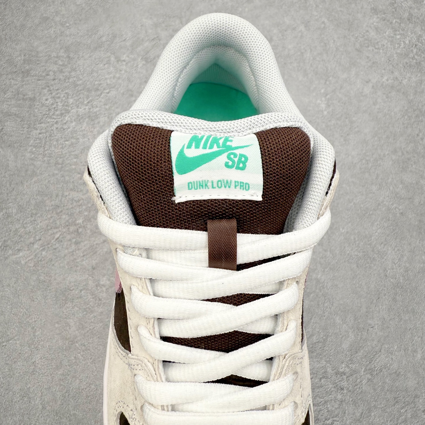 图片[5]-＃F版 NK SB Dunk Low HF3704-001 极限压缩利润空间 超乎所想的高性价比 用料绝不含糊 原盒原配 正确耐磨橡胶大底 超高清洁度 全鞋零毛边皮料切割 全套原楦原模倾力打造完美版型 尺码：36 36.5 37.5 38 38.5 39 40 40.5 41 42 42.5 43 44 44.5 45 46 47.5-选品中心