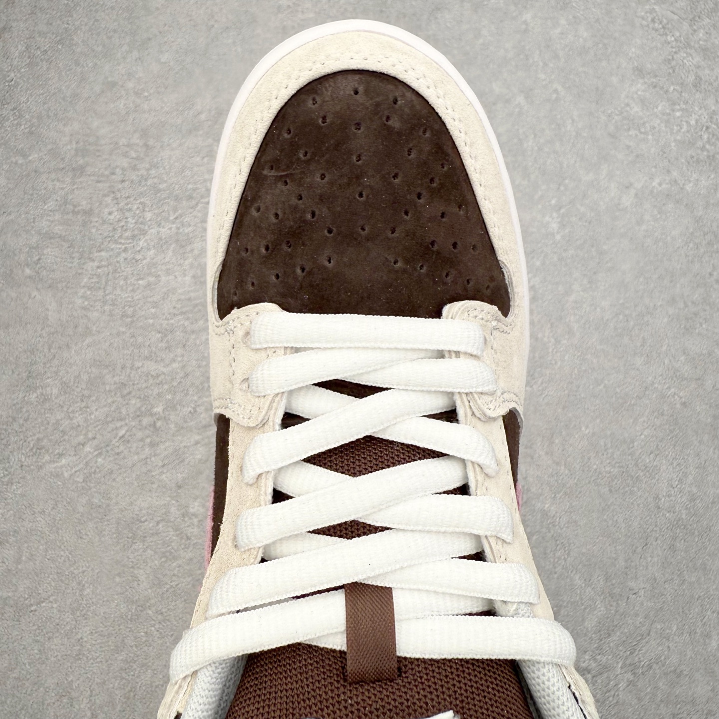 图片[4]-＃F版 NK SB Dunk Low HF3704-001 极限压缩利润空间 超乎所想的高性价比 用料绝不含糊 原盒原配 正确耐磨橡胶大底 超高清洁度 全鞋零毛边皮料切割 全套原楦原模倾力打造完美版型 尺码：36 36.5 37.5 38 38.5 39 40 40.5 41 42 42.5 43 44 44.5 45 46 47.5-选品中心