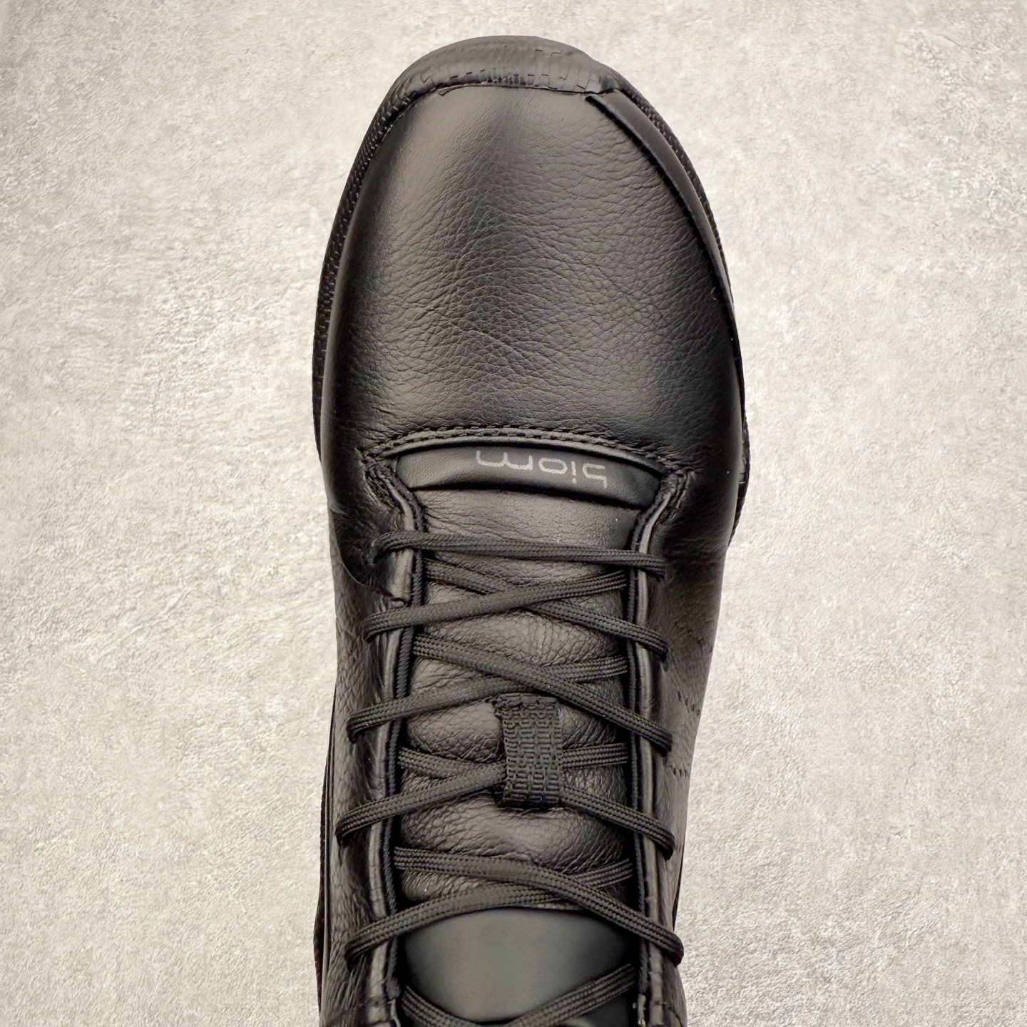 图片[4]-Ecco爱步 Biom C 牛皮 轻盈舒适及踝高帮户外靴 ECCO以三大核心特征为依托：北欧设计风格、鞋履制作、积极的生活方式。北欧设计风格：北欧设计特点是独特、有格调、实用和简约，并且品质优良。鞋履制作：ECCO钟爱鞋履制作以及一切与鞋履制作相关的事物。积极的生活方式：ECCO的创始人希望制作出的鞋履无需磨合，即可完美贴合脚型，帮助人们享受行走的乐趣。ECCO的成功源自其产品质量和创新的技术水平，恪守“鞋遵循双足”的设计理念，将的舒适度和风格融为一体。ECCO跑遍全世界寻找创新的原料。从制革制鞋一体化的设置，源头上控制皮革质量，确保对人体无害。 尺码：38 39 40 41 42 43 44 （皮鞋码）-选品中心