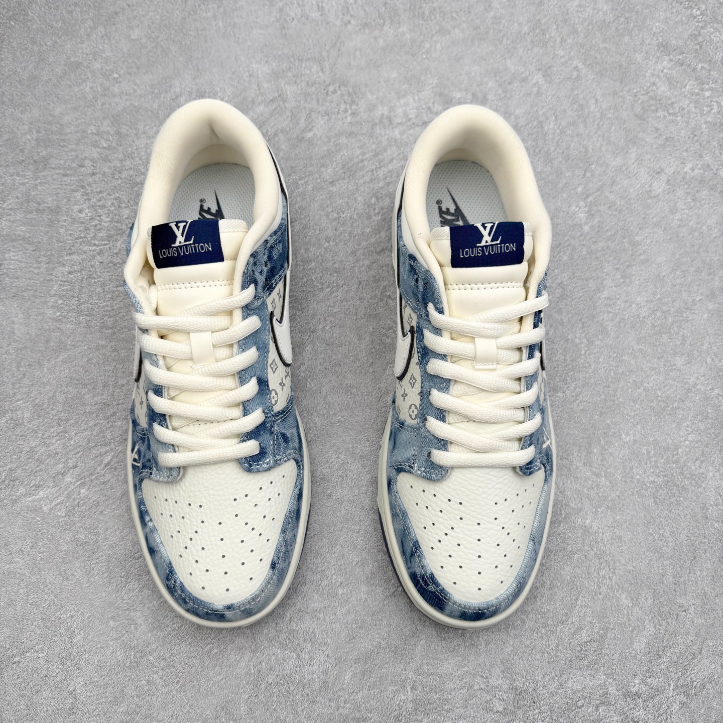 图片[2]-NK Dunk Low YF9511-903 定制系列天花板 无原鞋不开发 全系列得物原鞋一比一校对开发 配色持续更新中 终端对接 优势输出 全套原厂楦头原纸板数据档案倾力打造 原汁原味莞产 极致还原 圈内最强针车工艺 高端零售指定版 广东原厂配套原盒原标 鞋盒分三个尺码段 原厂冲刀 超高清洁度 全鞋零毛边皮料切割 采用原厂百宏鞋带以及原厂百宏织唛舌标 内标可供原厂几率过验 进口原装条纹中底布 四线拉帮白色点胶 原厂拉帮手法遵循公司 原厂电绣 极致还原 尺码：36 36.5 37.5 38 38.5 39 40 40.5 41 42 42.5 43 44 44.5 45 46-选品中心