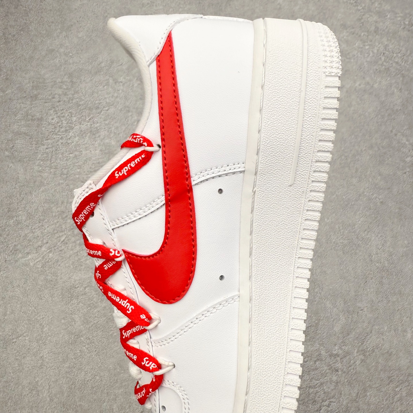 图片[8]-NK Air Force 1´07 Low 空军一号低帮百搭休闲运动板鞋 UP9225-101 柔软、弹性十足的缓震性能和出色的中底设计 横跨复古与现代的外型结合 造就出风靡全球 三十多年的Force 1 直到今天还深受青睐 实拍调校N版已经零色差零失真 百分百还原实物色彩所见即所得 不存在货不对板色差等低级问题 选购参考实物拍摄 不混卖不参货 只用心做好货严格选品 承诺混一赔十 尺码：36 36.5 37.5 38 38.5 39 40 40.5 41 42 42.5 43 44 44.5 45-选品中心