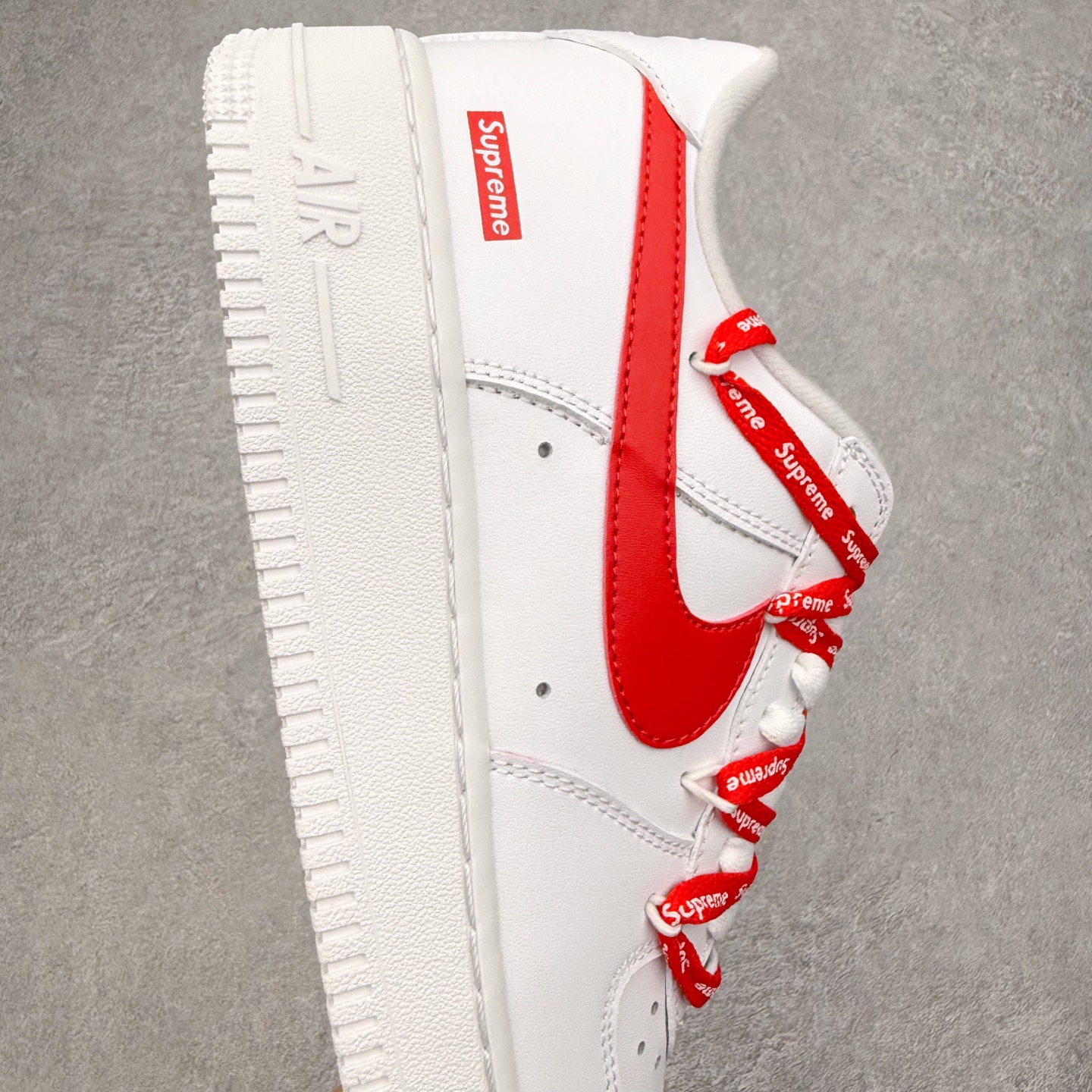 图片[9]-NK Air Force 1´07 Low 空军一号低帮百搭休闲运动板鞋 UP9225-101 柔软、弹性十足的缓震性能和出色的中底设计 横跨复古与现代的外型结合 造就出风靡全球 三十多年的Force 1 直到今天还深受青睐 实拍调校N版已经零色差零失真 百分百还原实物色彩所见即所得 不存在货不对板色差等低级问题 选购参考实物拍摄 不混卖不参货 只用心做好货严格选品 承诺混一赔十 尺码：36 36.5 37.5 38 38.5 39 40 40.5 41 42 42.5 43 44 44.5 45-选品中心