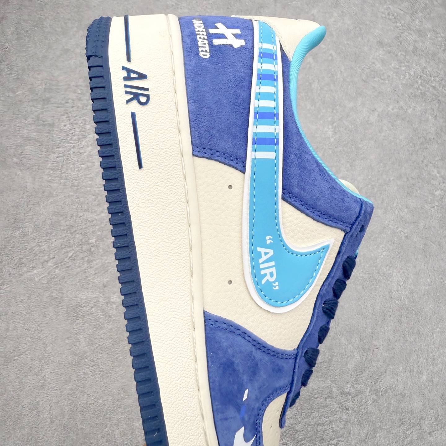 图片[6]-NK Air Force 1´07 Low 空军一号低帮百搭休闲运动板鞋 SY1388-003 柔软、弹性十足的缓震性能和出色的中底设计 横跨复古与现代的外型结合 造就出风靡全球 三十多年的Force 1 直到今天还深受青睐 实拍调校N版已经零色差零失真 百分百还原实物色彩所见即所得 不存在货不对板色差等低级问题 选购参考实物拍摄 不混卖不参货 只用心做好货严格选品 承诺混一赔十 尺码：36 36.5 37.5 38 38.5 39 40 40.5 41 42 42.5 43 44 44.5 45-选品中心