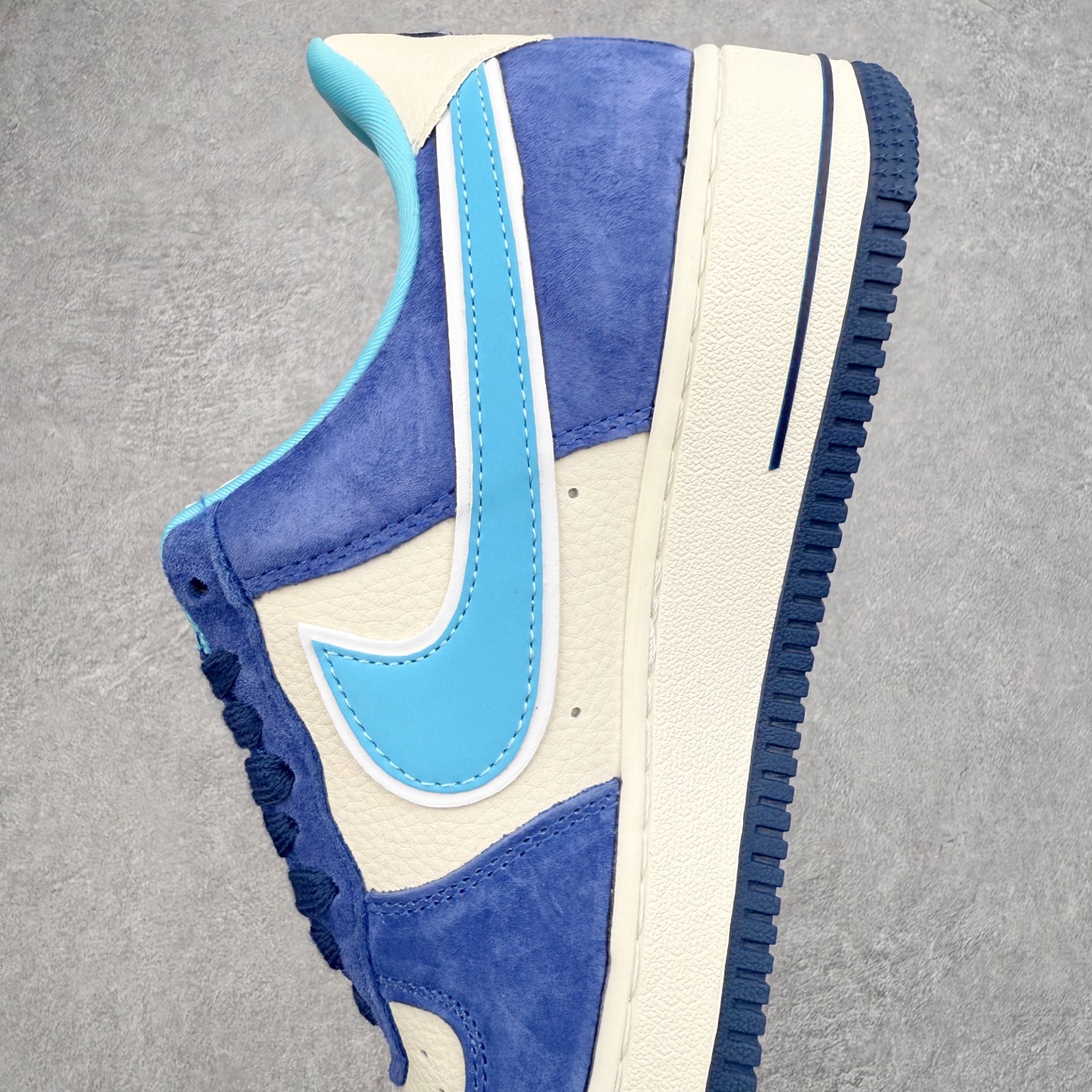 图片[7]-NK Air Force 1´07 Low 空军一号低帮百搭休闲运动板鞋 SY1388-003 柔软、弹性十足的缓震性能和出色的中底设计 横跨复古与现代的外型结合 造就出风靡全球 三十多年的Force 1 直到今天还深受青睐 实拍调校N版已经零色差零失真 百分百还原实物色彩所见即所得 不存在货不对板色差等低级问题 选购参考实物拍摄 不混卖不参货 只用心做好货严格选品 承诺混一赔十 尺码：36 36.5 37.5 38 38.5 39 40 40.5 41 42 42.5 43 44 44.5 45-选品中心