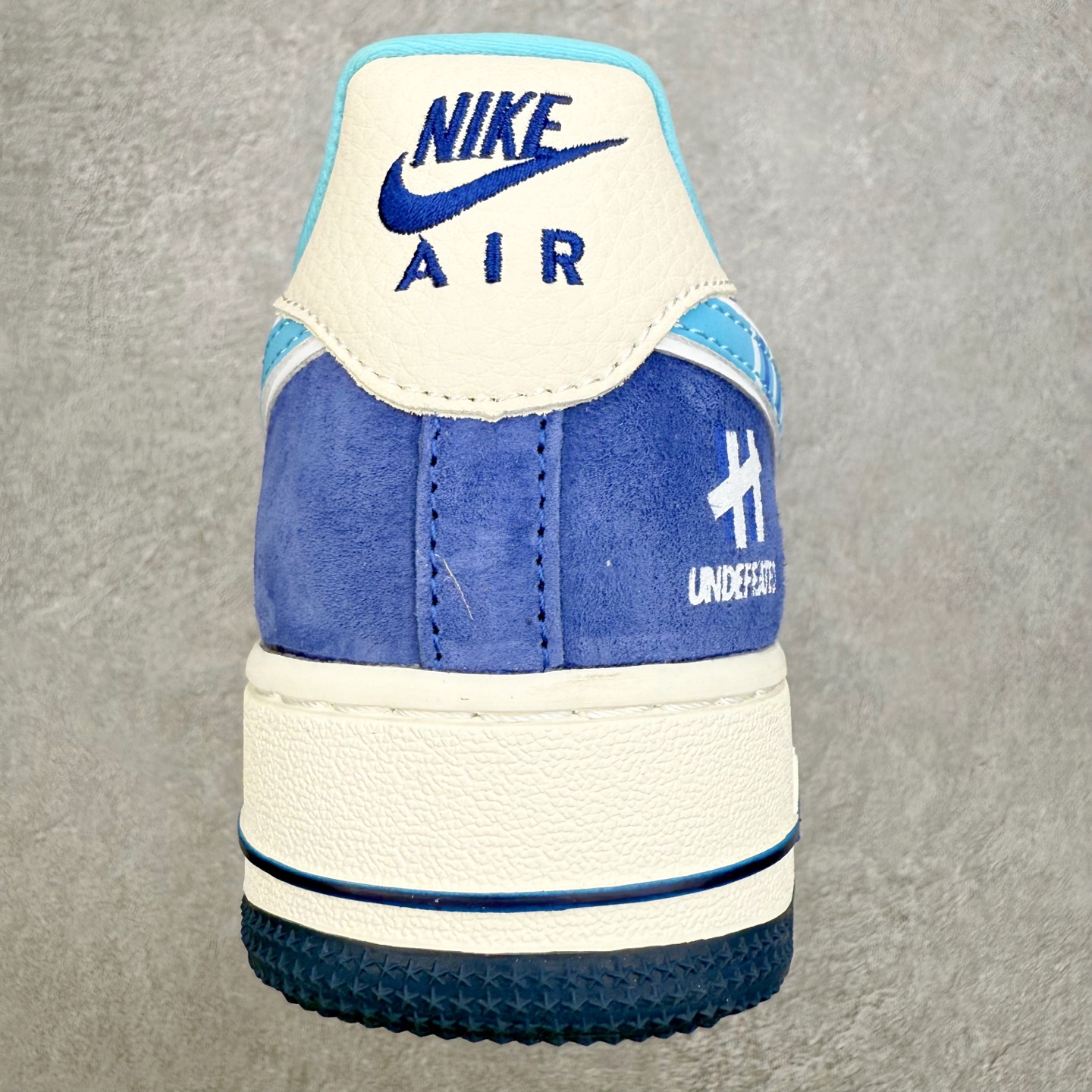 图片[8]-NK Air Force 1´07 Low 空军一号低帮百搭休闲运动板鞋 SY1388-003 柔软、弹性十足的缓震性能和出色的中底设计 横跨复古与现代的外型结合 造就出风靡全球 三十多年的Force 1 直到今天还深受青睐 实拍调校N版已经零色差零失真 百分百还原实物色彩所见即所得 不存在货不对板色差等低级问题 选购参考实物拍摄 不混卖不参货 只用心做好货严格选品 承诺混一赔十 尺码：36 36.5 37.5 38 38.5 39 40 40.5 41 42 42.5 43 44 44.5 45-选品中心